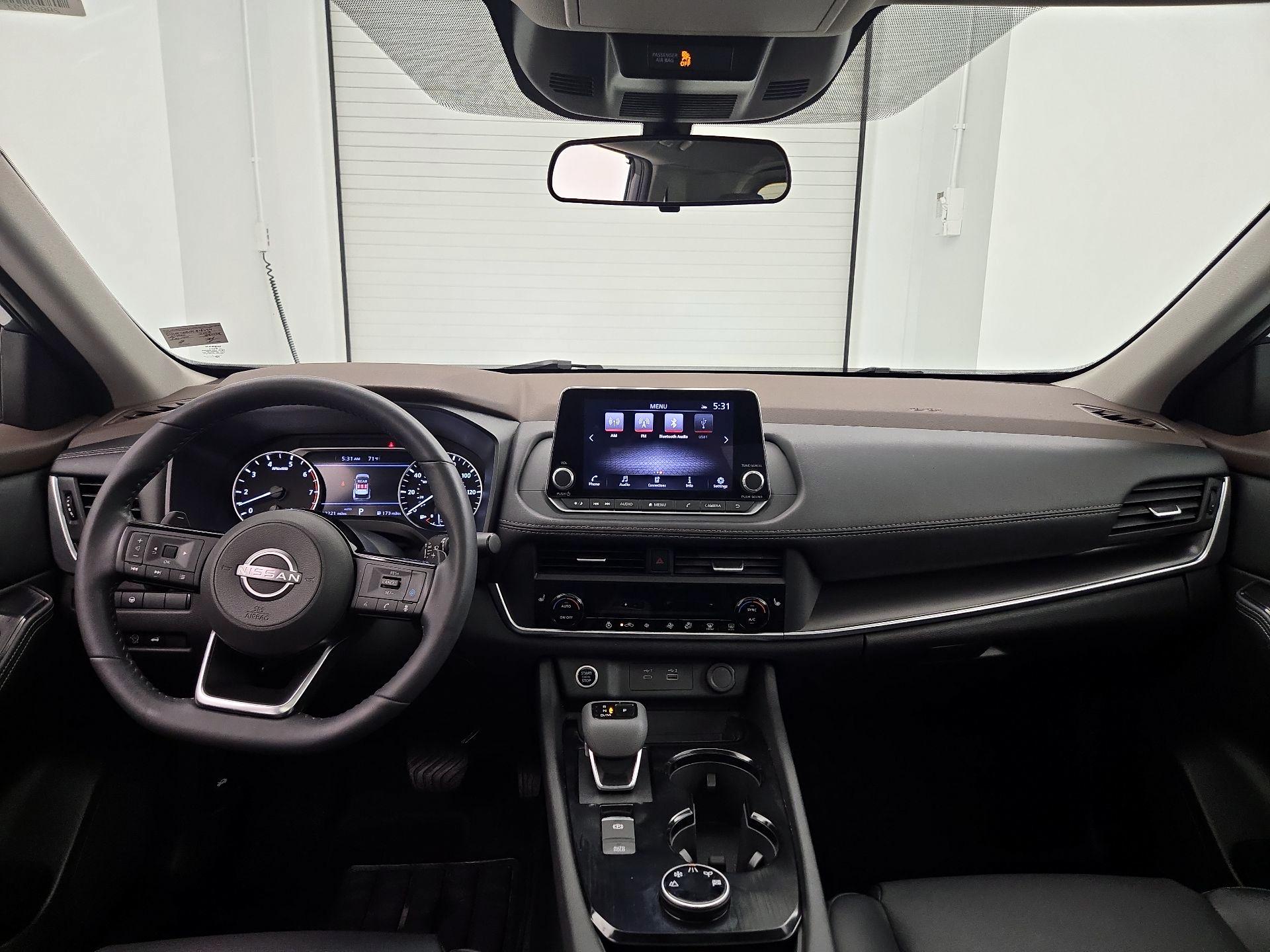 Thumbnail: 2023 Nissan Rogue - 9
