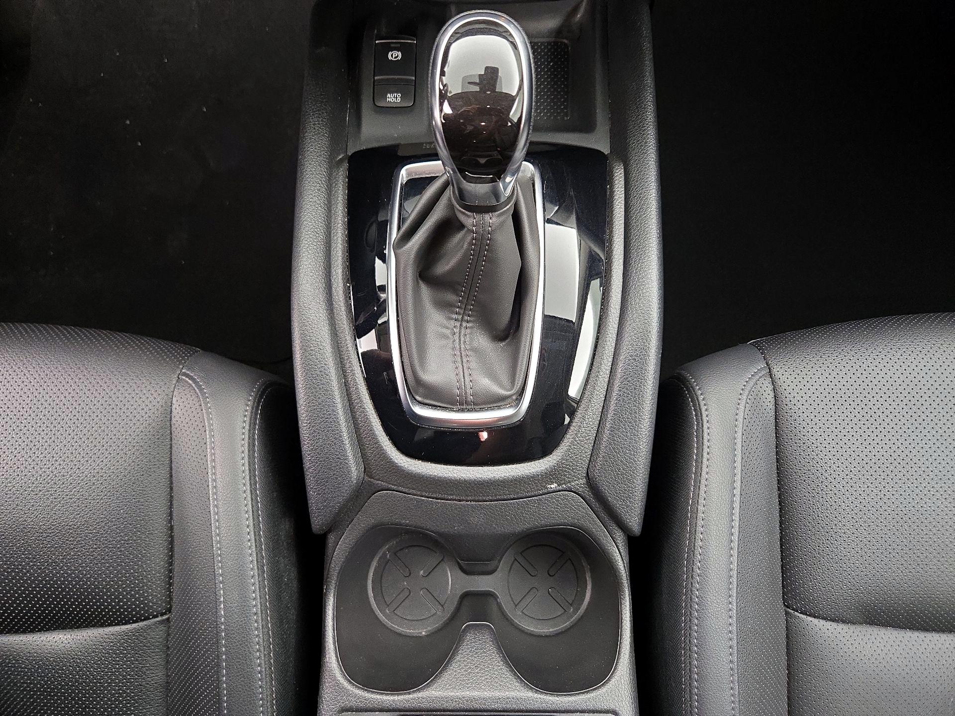 Thumbnail: 2022 Nissan Rogue Sport - 18