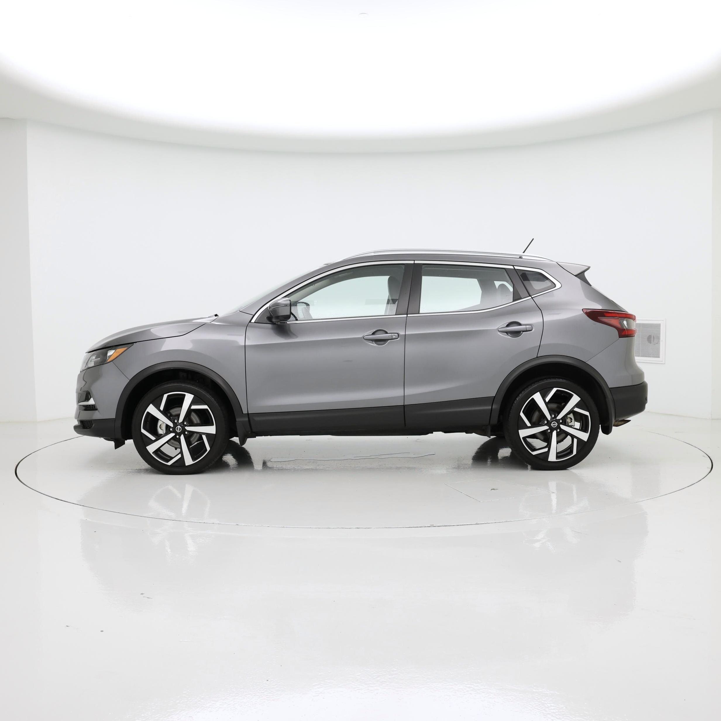 Thumbnail: 2022 Nissan Rogue Sport - 3