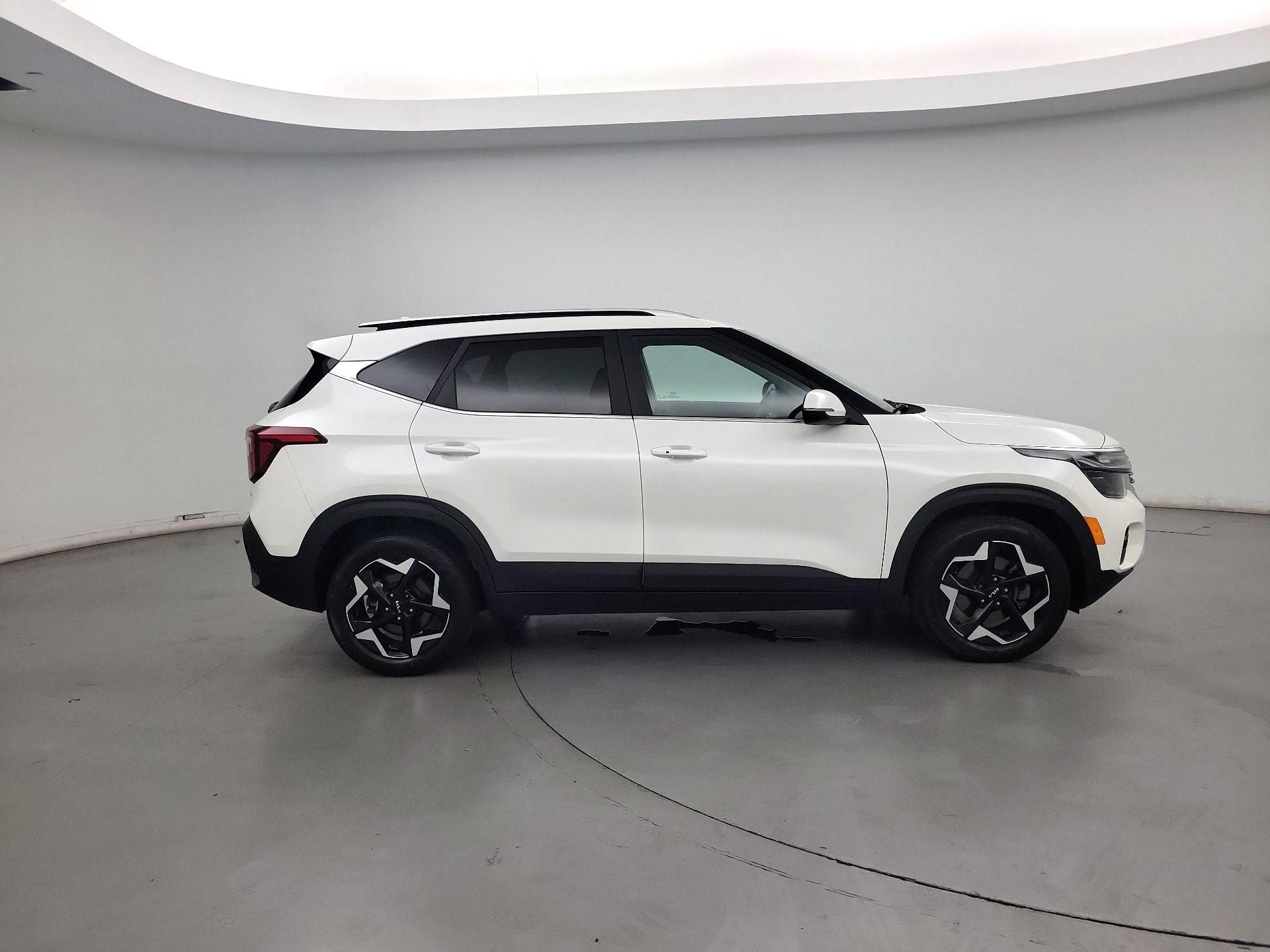 Thumbnail: 2024 Kia Seltos - 4
