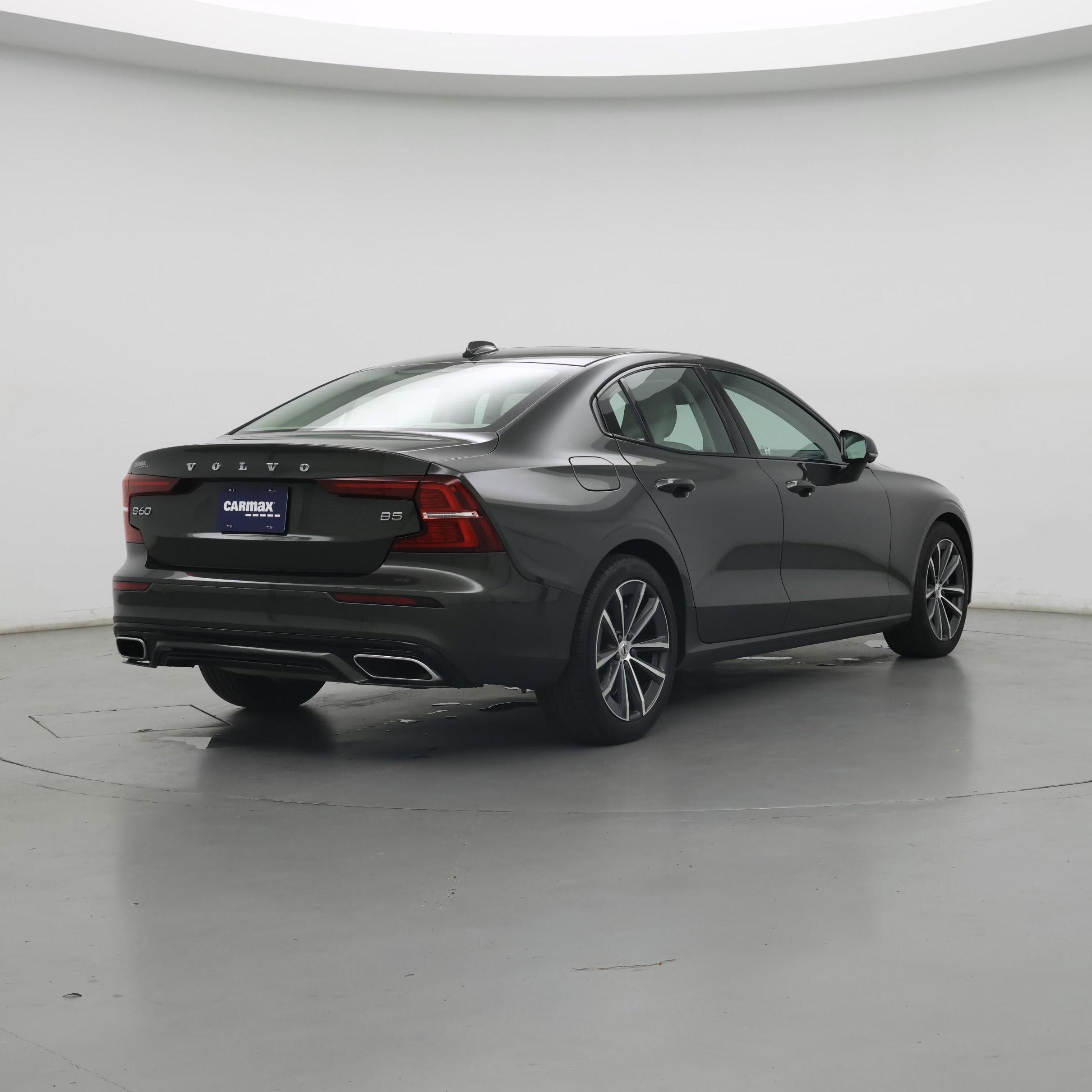 Thumbnail: 2022 Volvo S60 - 8