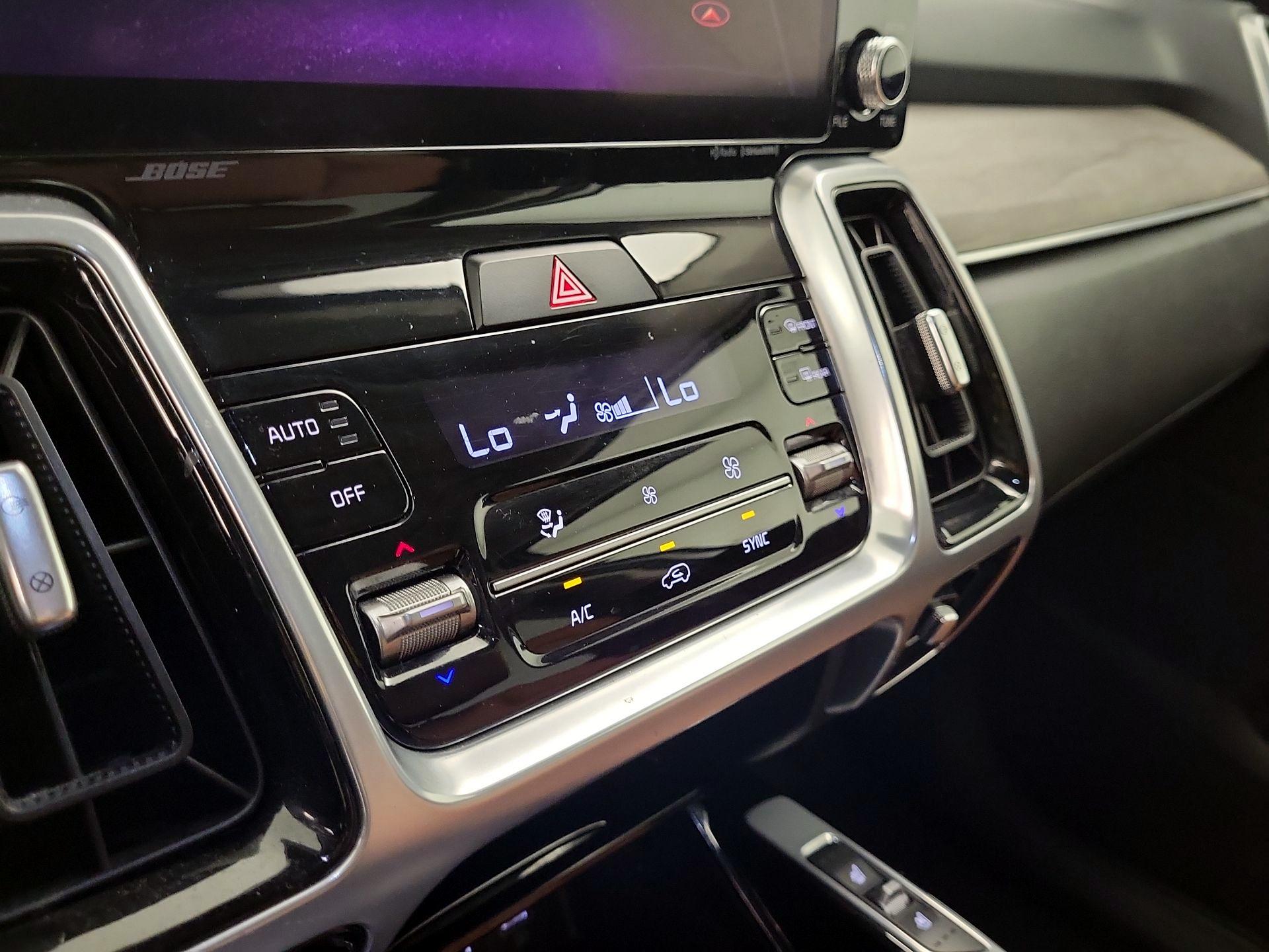 Thumbnail: 2022 Kia Sorento - 17