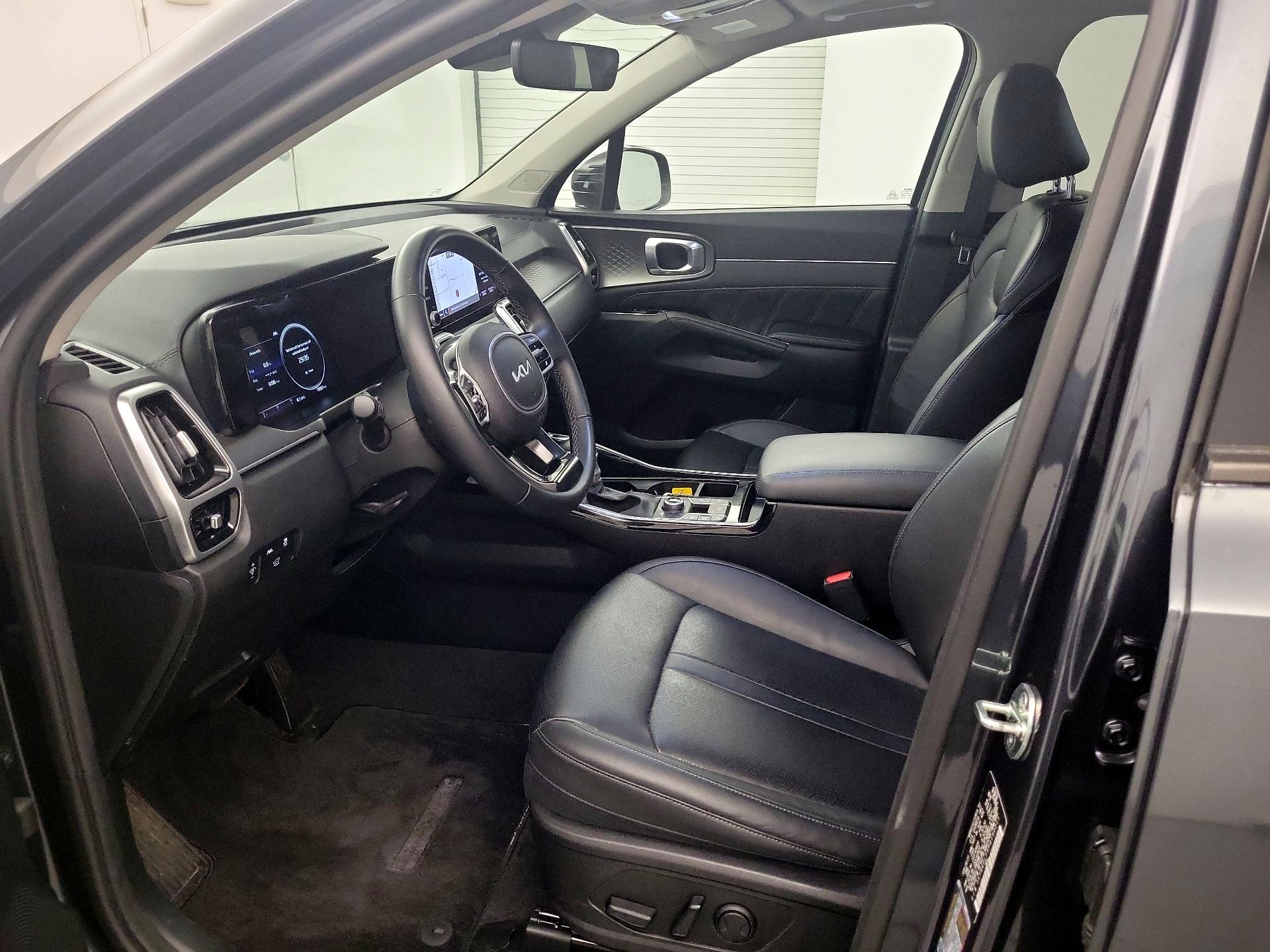 Thumbnail: 2023 Kia Sorento - 9