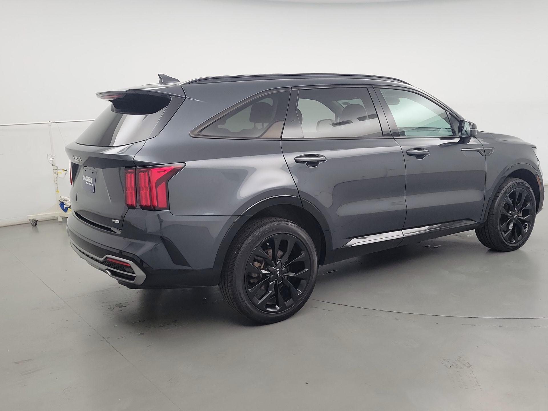 Thumbnail: 2023 Kia Sorento - 5