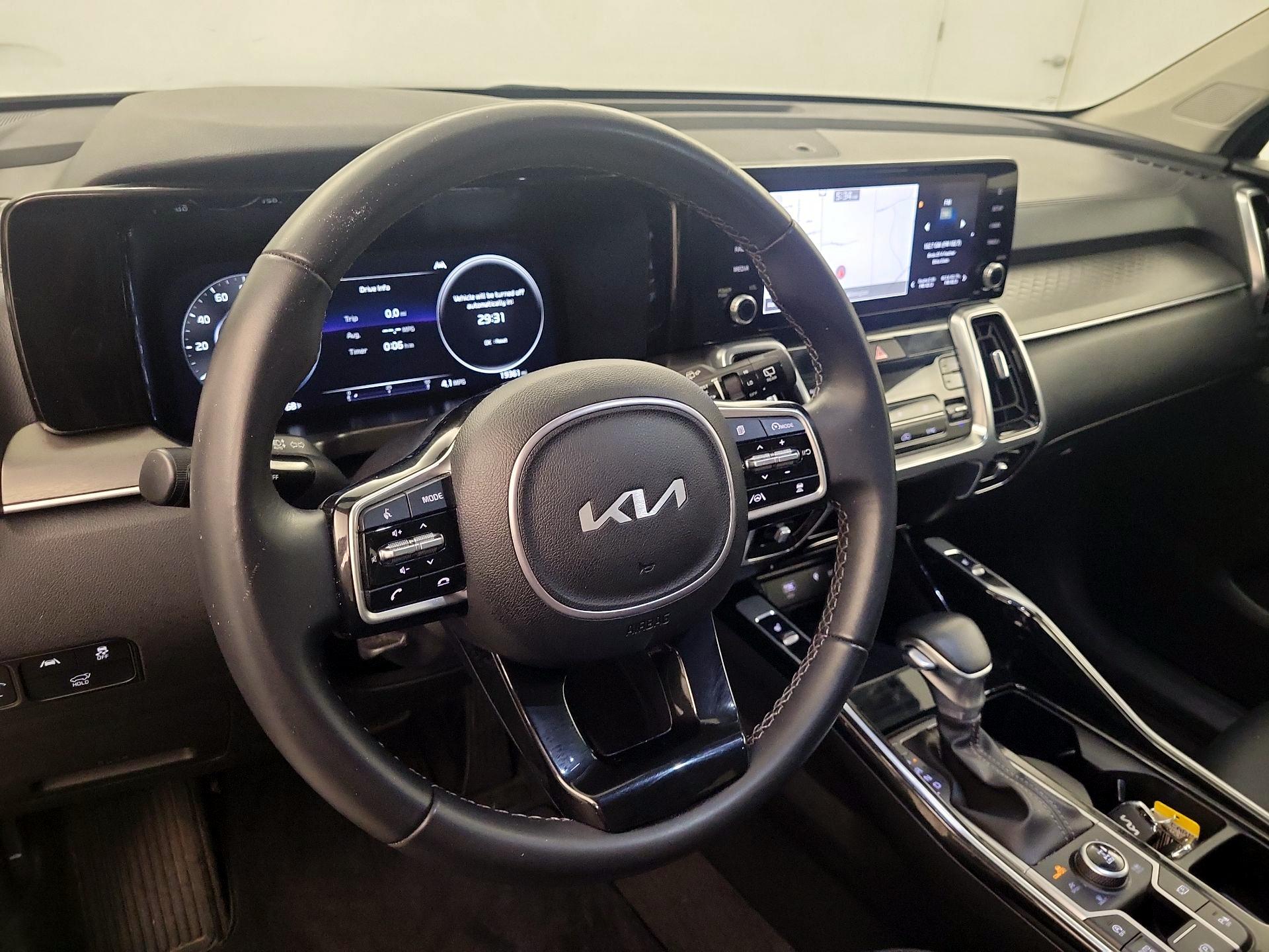 Thumbnail: 2023 Kia Sorento - 8