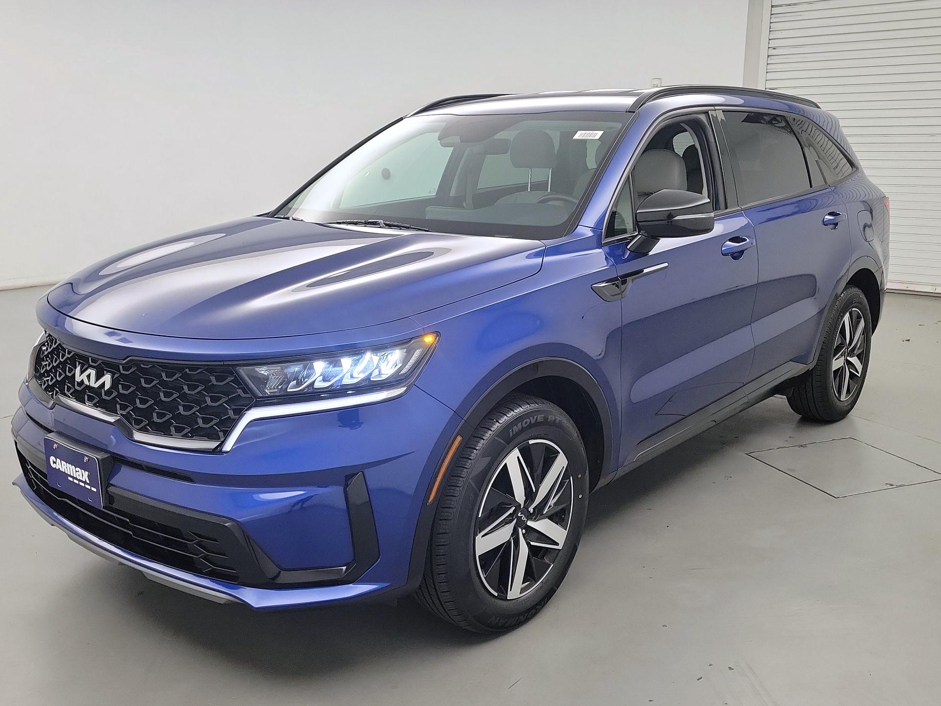 Thumbnail: 2023 Kia Sorento - 3