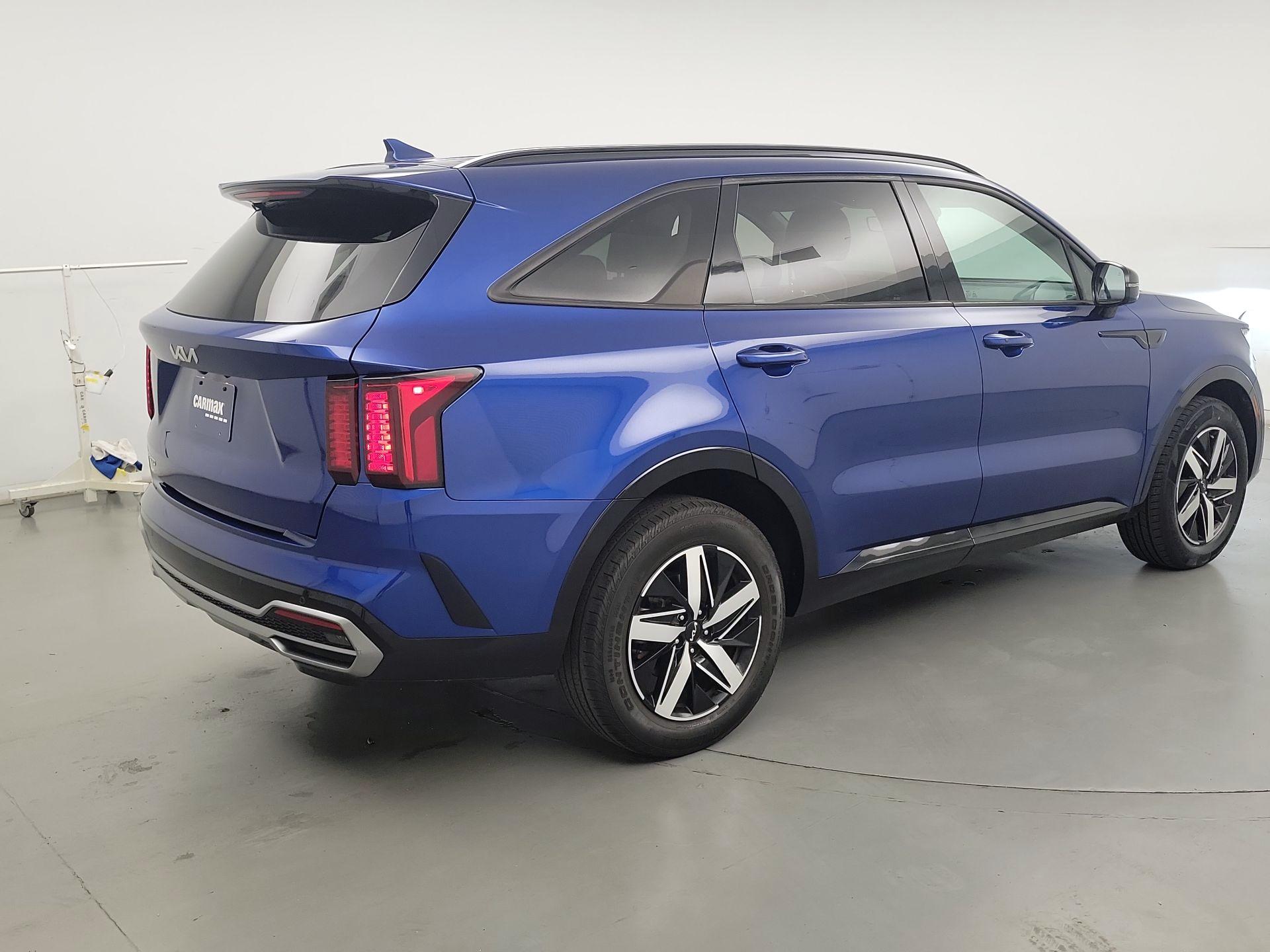 Thumbnail: 2023 Kia Sorento - 5
