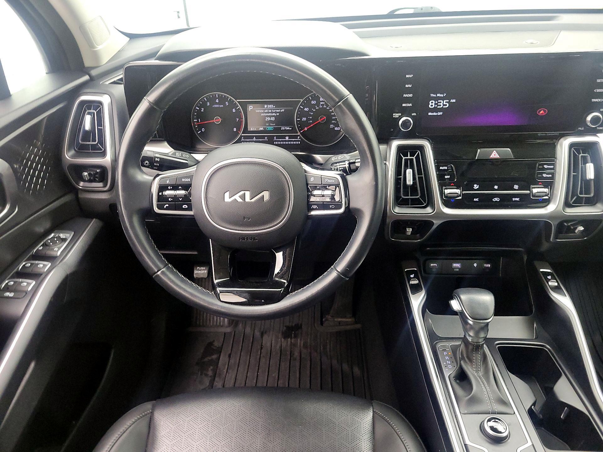 Thumbnail: 2023 Kia Sorento - 10