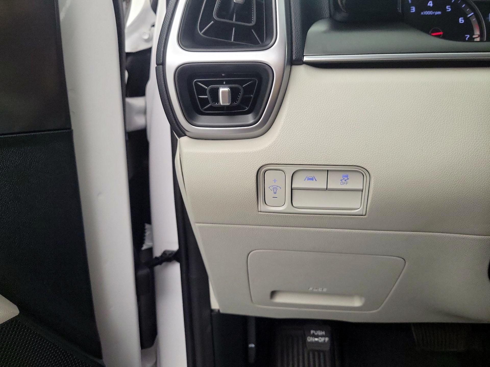 Thumbnail: 2021 Kia Sorento - 11