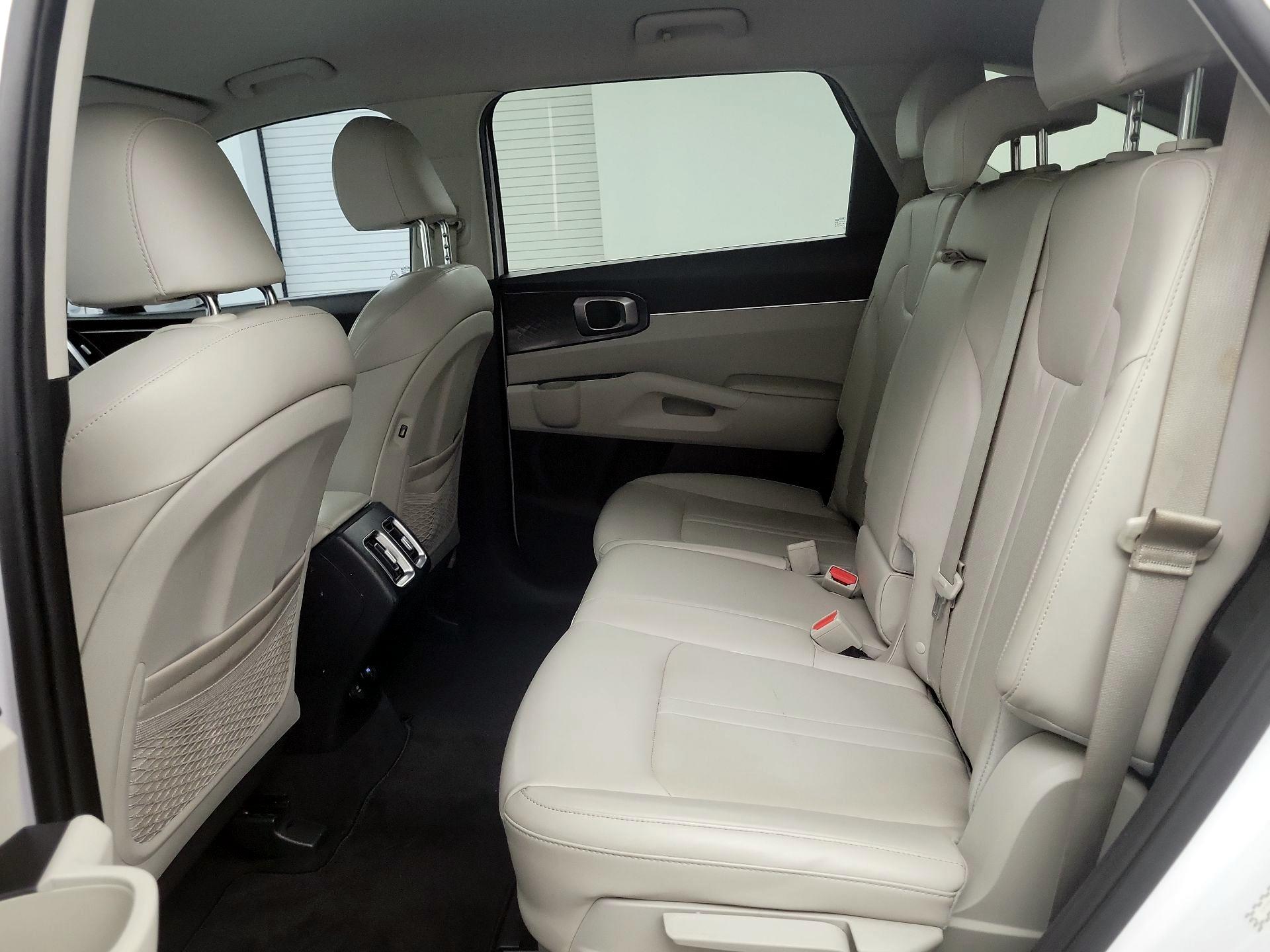 Thumbnail: 2021 Kia Sorento - 17