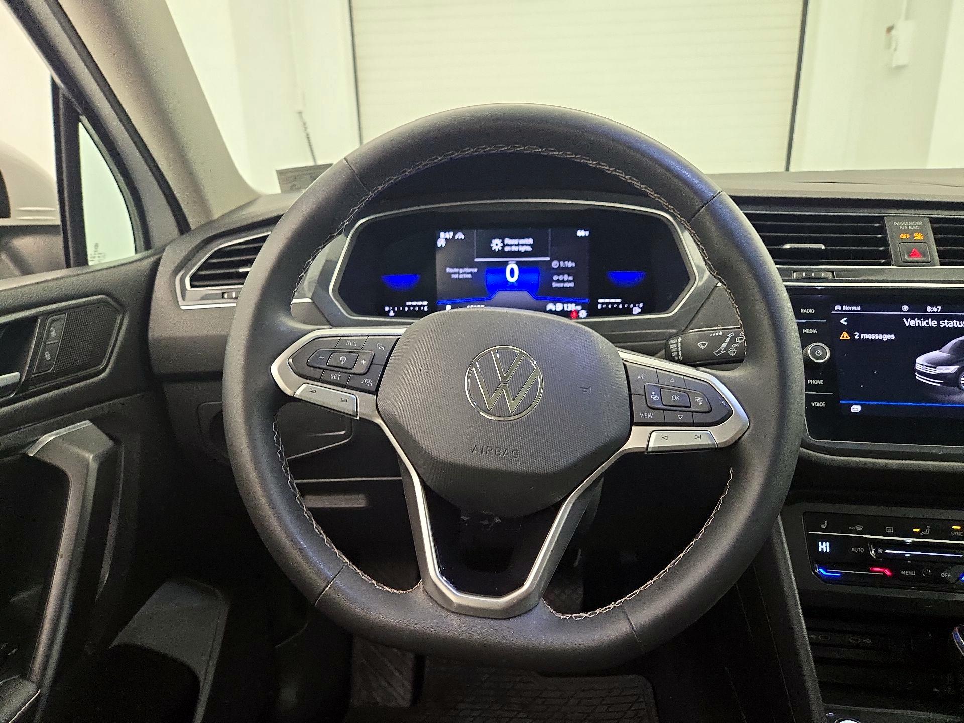 Thumbnail: 2023 Volkswagen Tiguan - 10