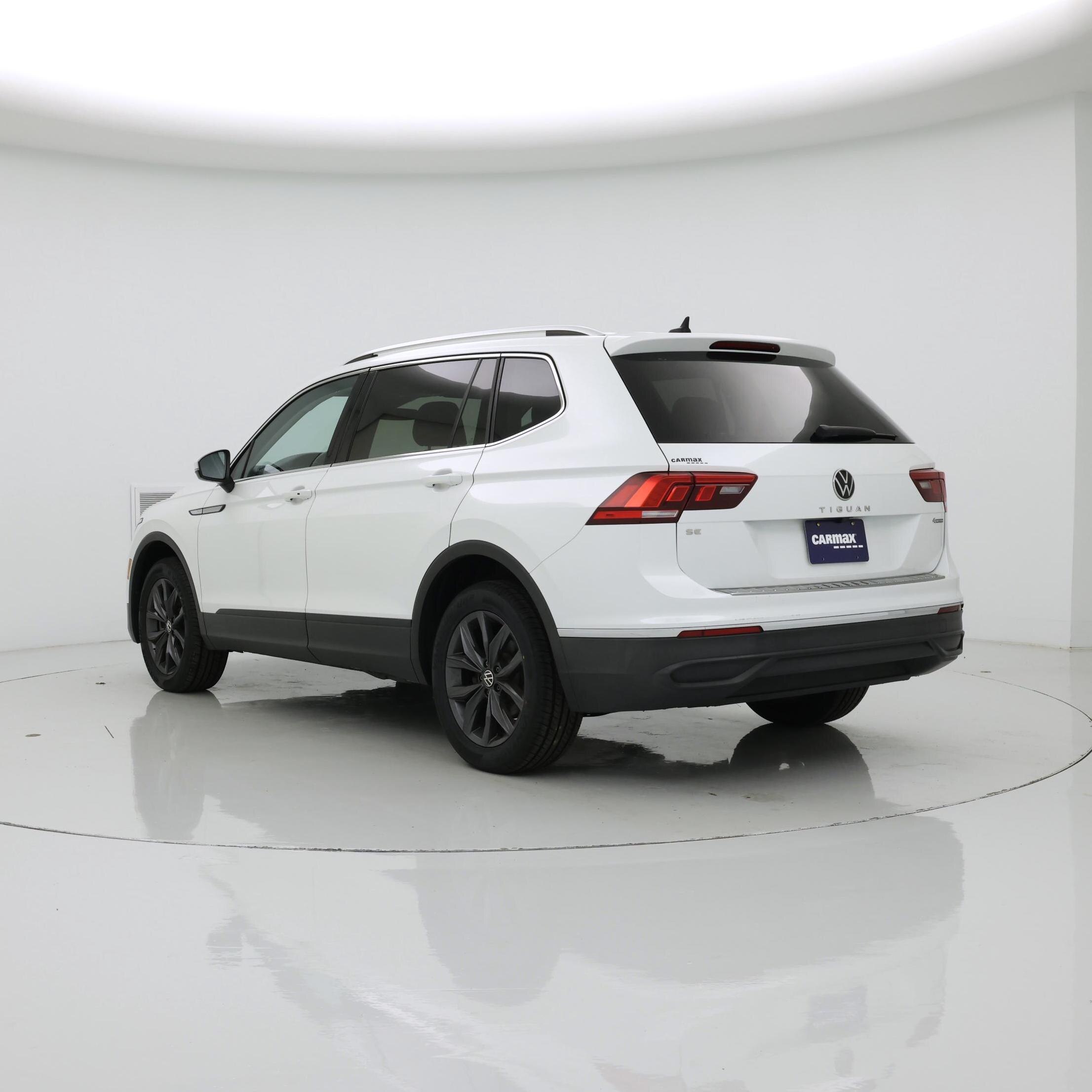 Thumbnail: 2023 Volkswagen Tiguan - 2