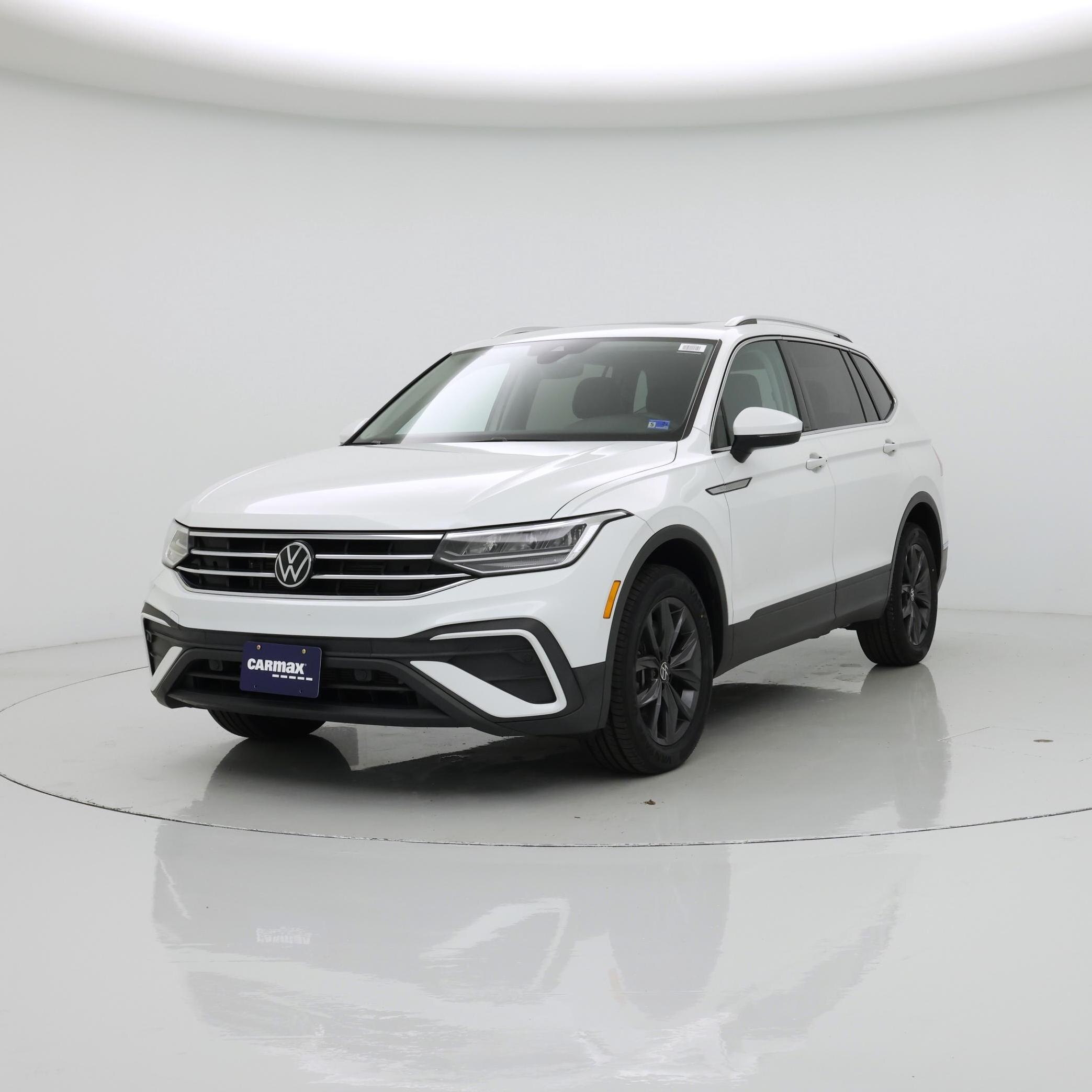 Thumbnail: 2023 Volkswagen Tiguan - 4