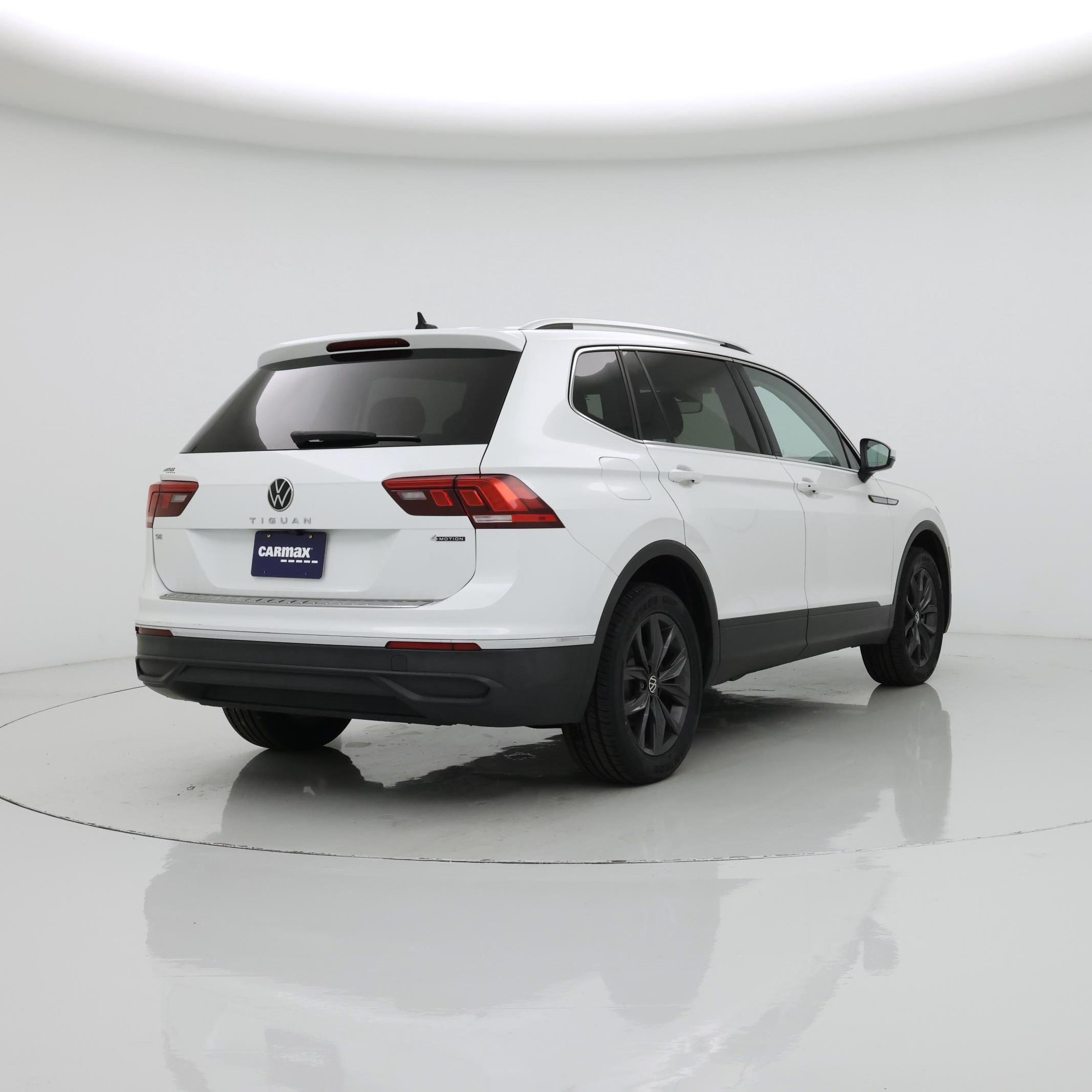Thumbnail: 2023 Volkswagen Tiguan - 8