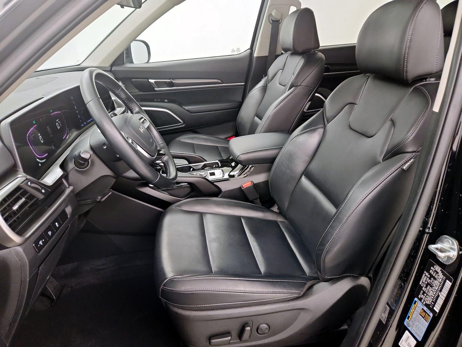 2024 Kia Telluride S - Photo 12