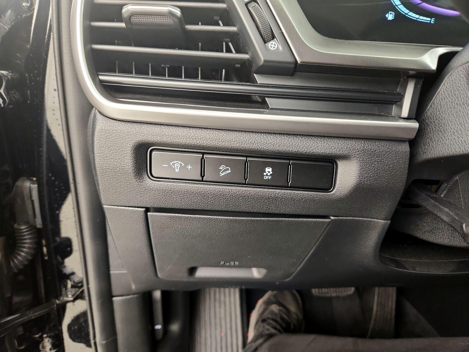 2024 Kia Telluride S - Photo 14