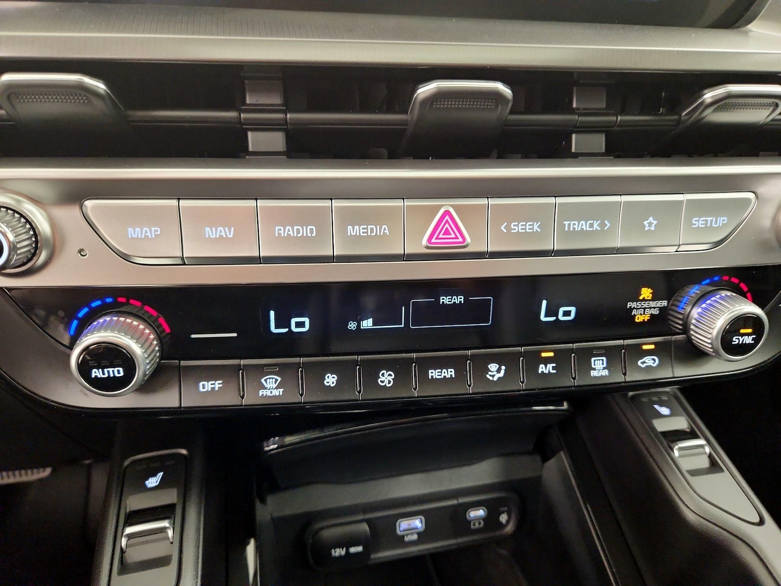 2024 Kia Telluride S - Photo 18