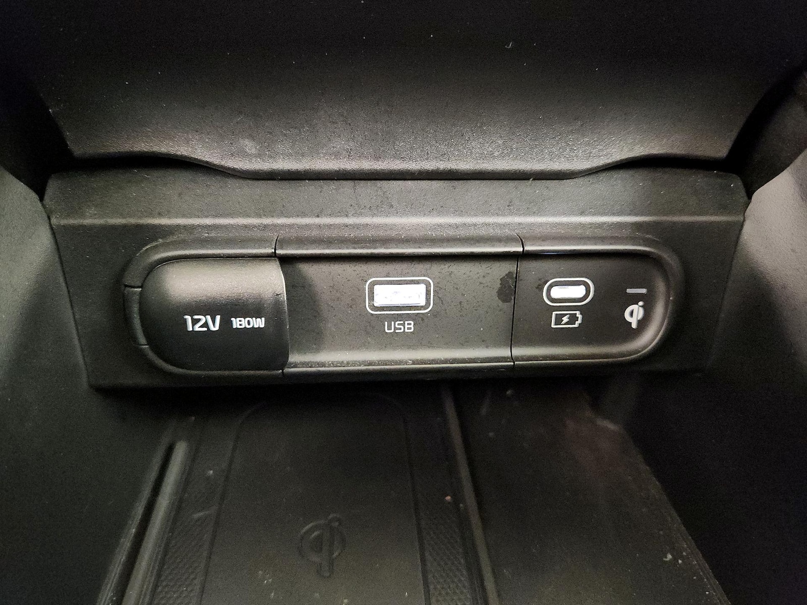 2024 Kia Telluride S - Photo 20