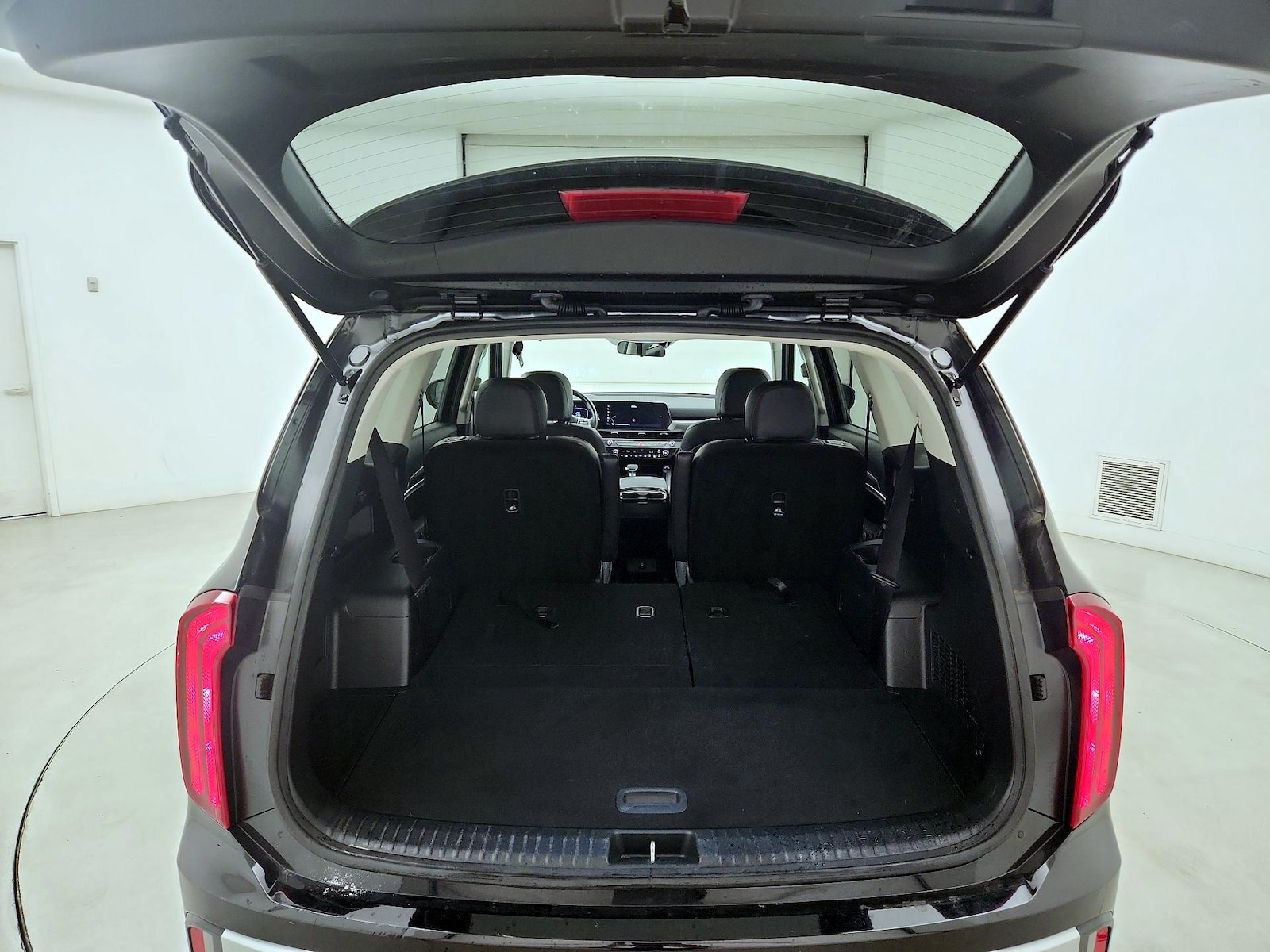 2024 Kia Telluride S - Photo 25