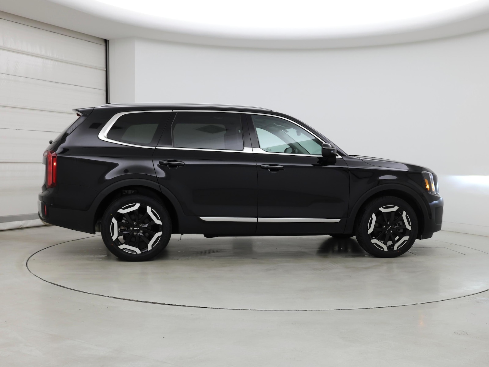 2024 Kia Telluride S - Photo 8