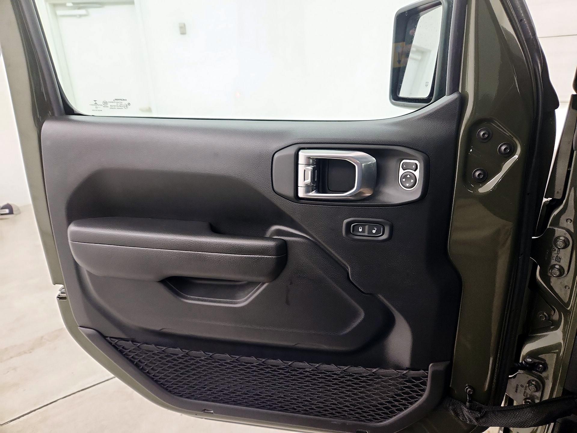 Thumbnail: 2022 Jeep Wrangler - 12