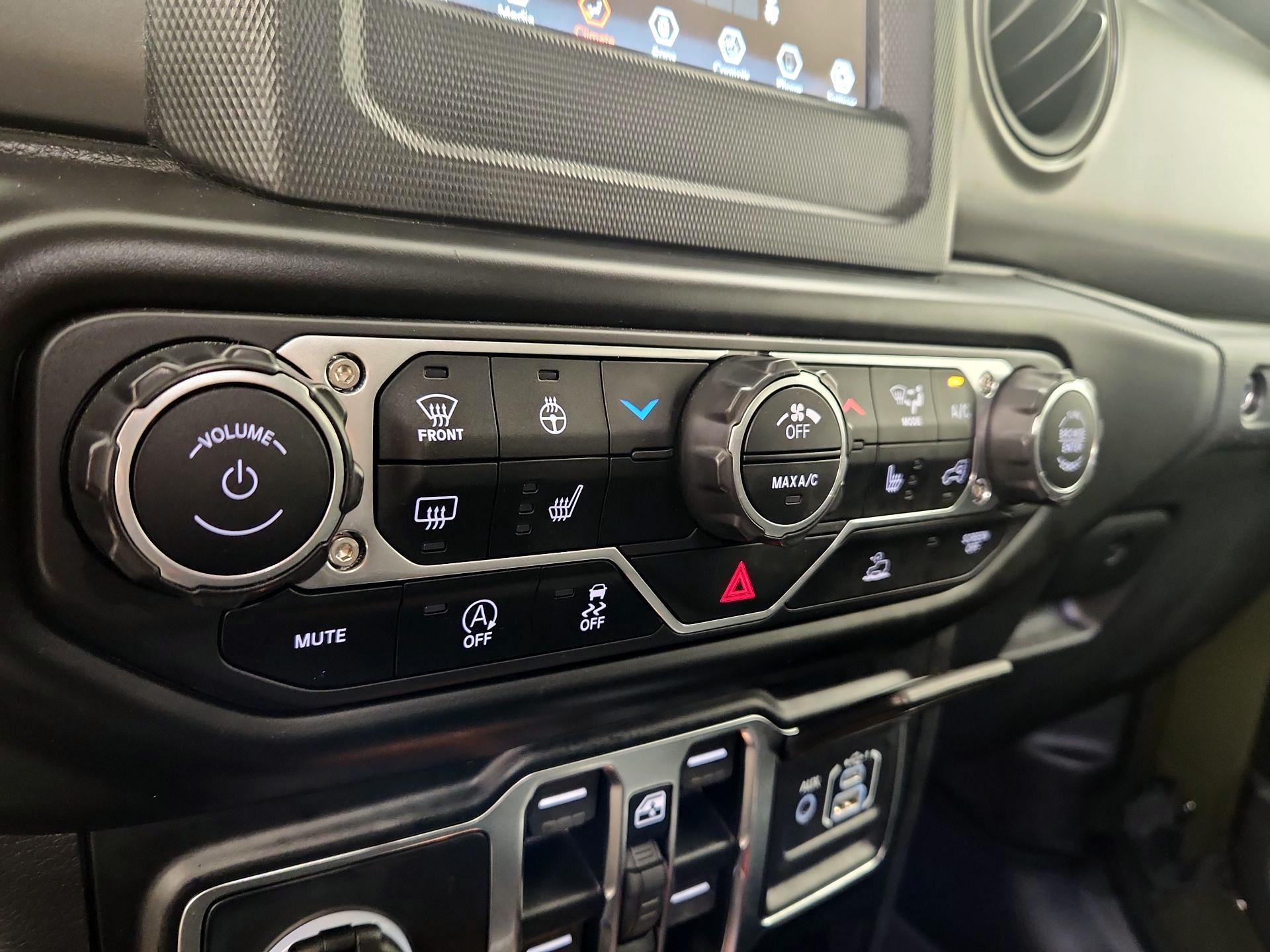 Thumbnail: 2022 Jeep Wrangler - 16