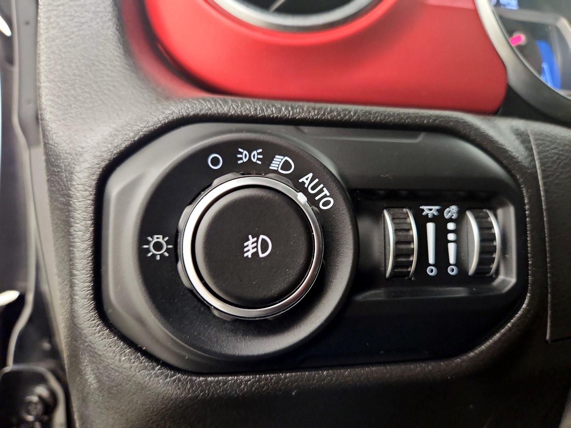 Thumbnail: 2022 Jeep Wrangler - 11