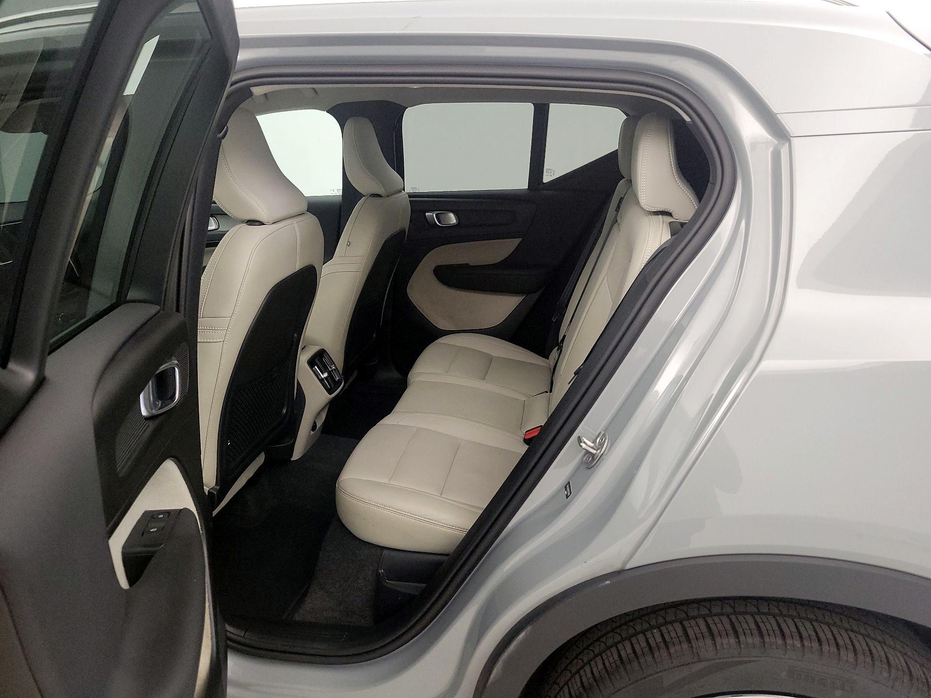 Thumbnail: 2024 Volvo XC40 - 18