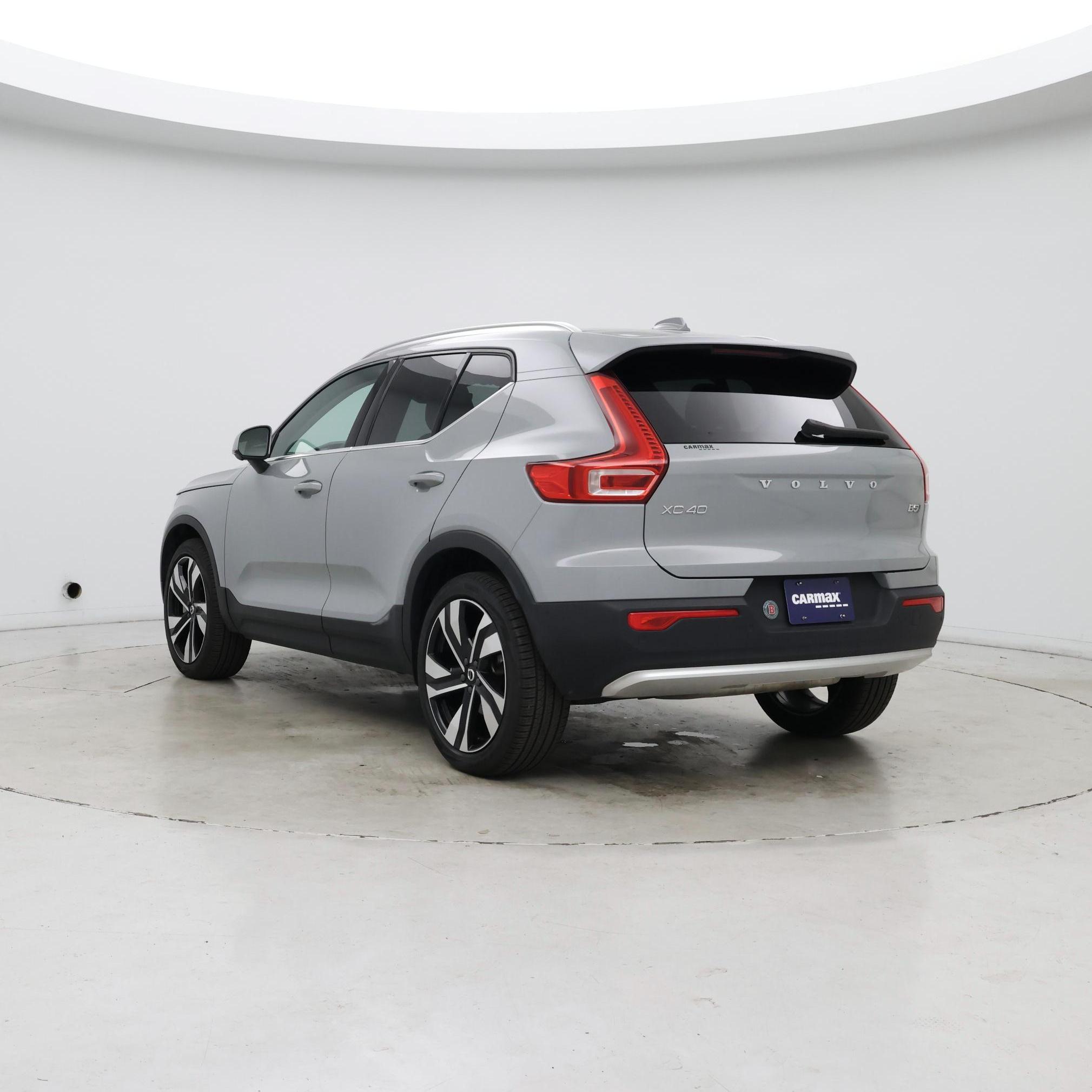Thumbnail: 2024 Volvo XC40 - 2