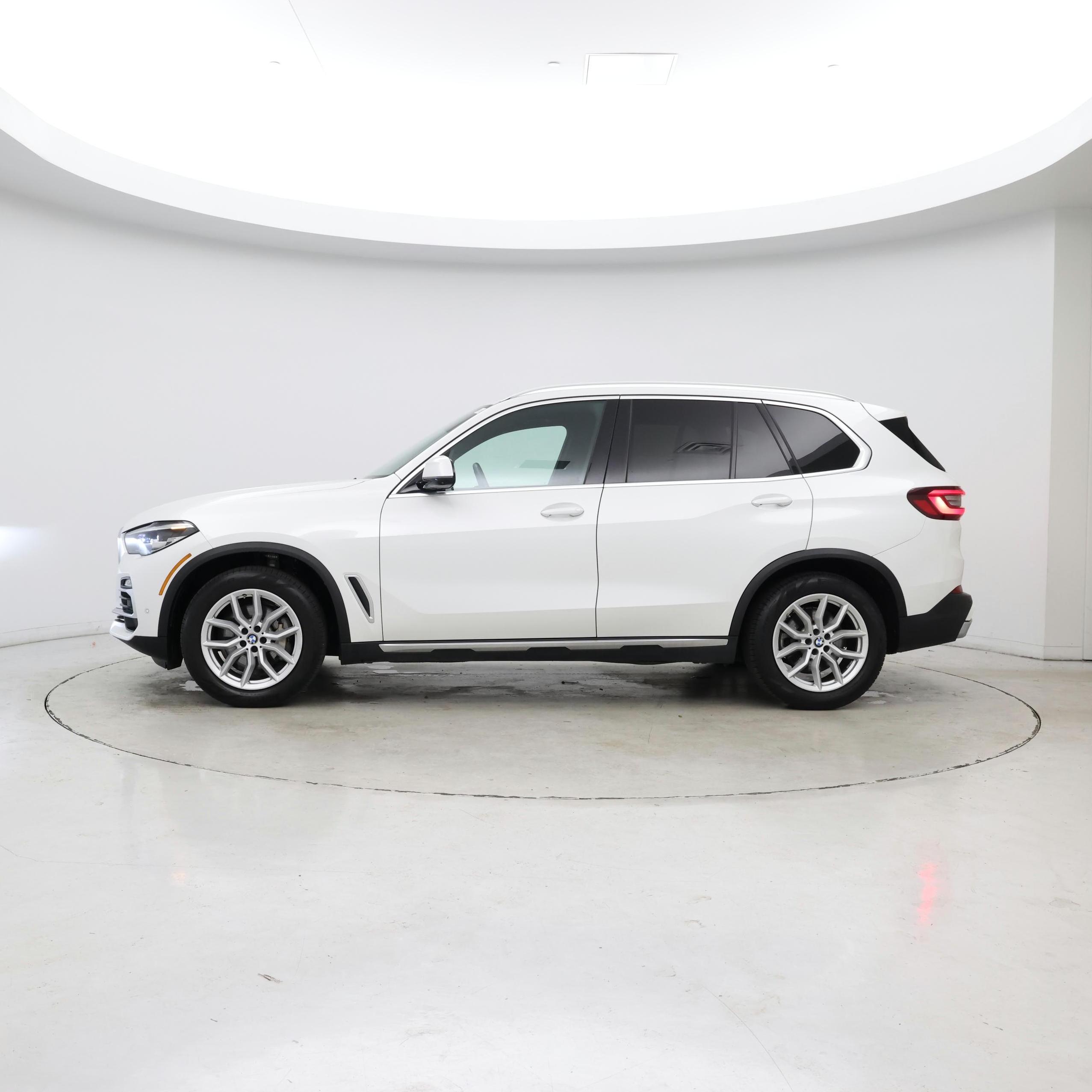 Thumbnail: 2021 BMW X5 - 3