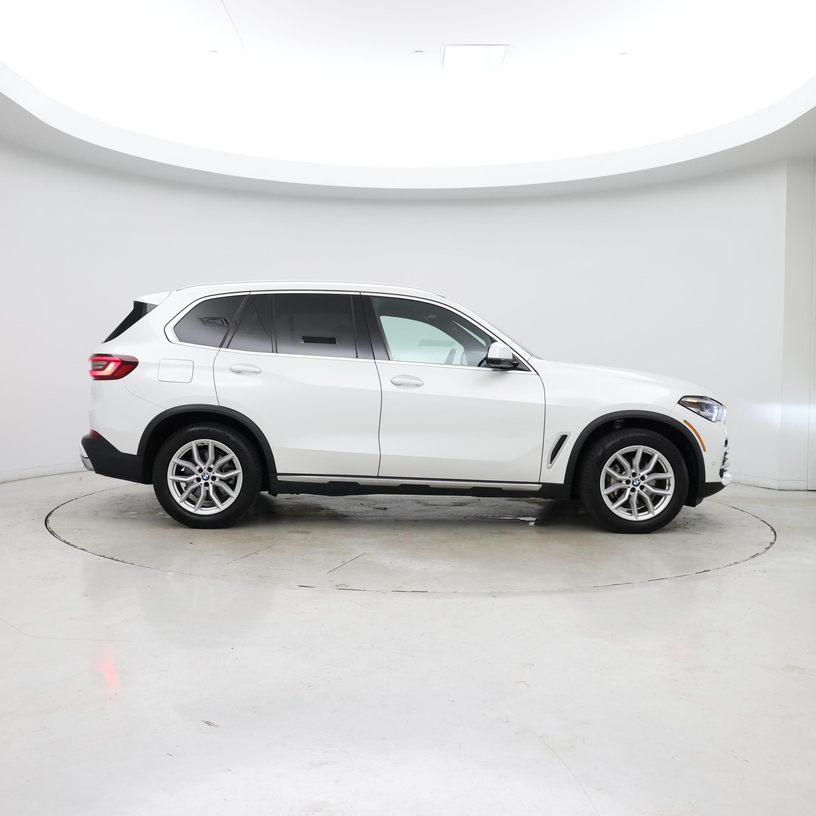 Thumbnail: 2021 BMW X5 - 7