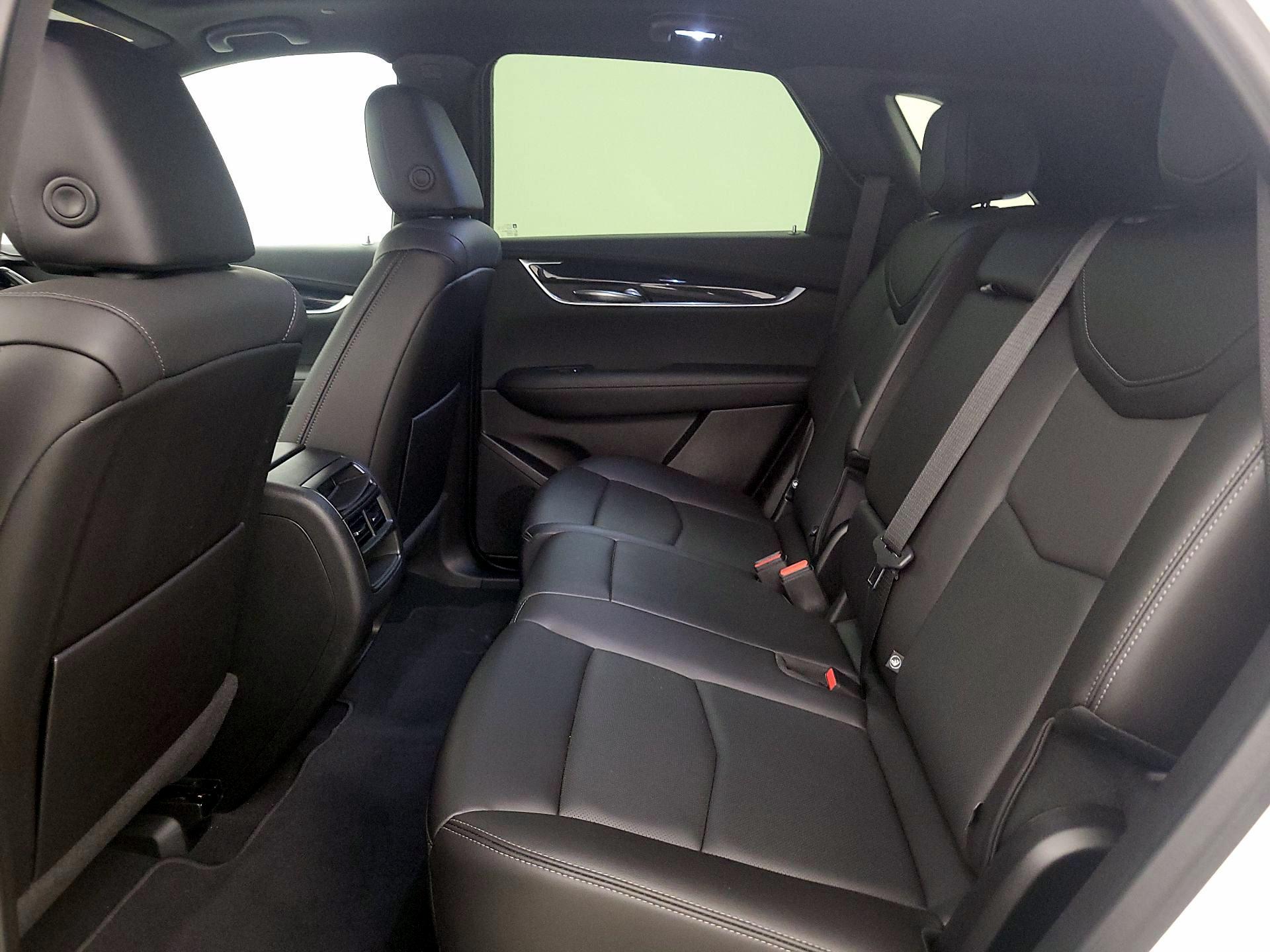 Thumbnail: 2022 Cadillac XT5 - 20