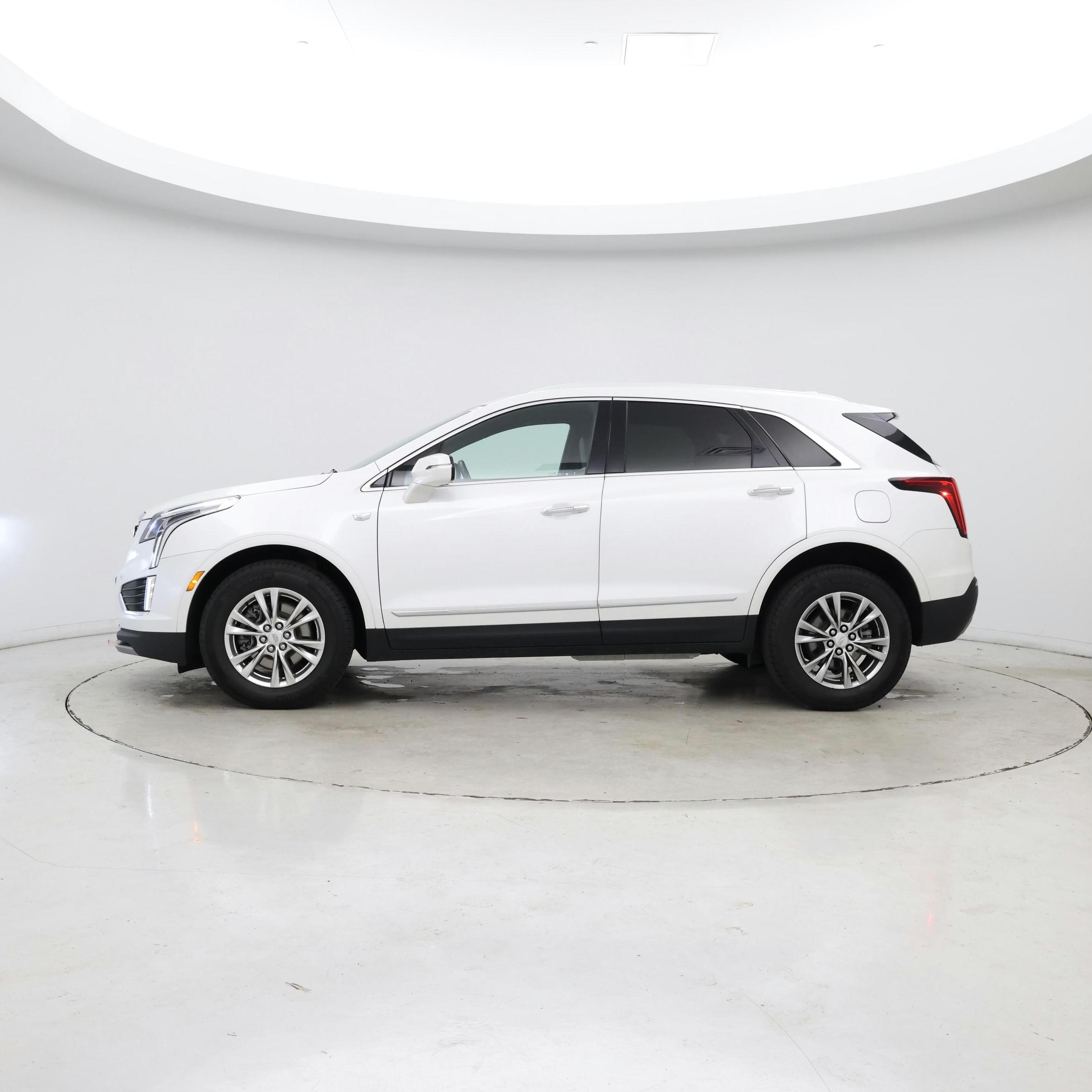 Thumbnail: 2022 Cadillac XT5 - 3