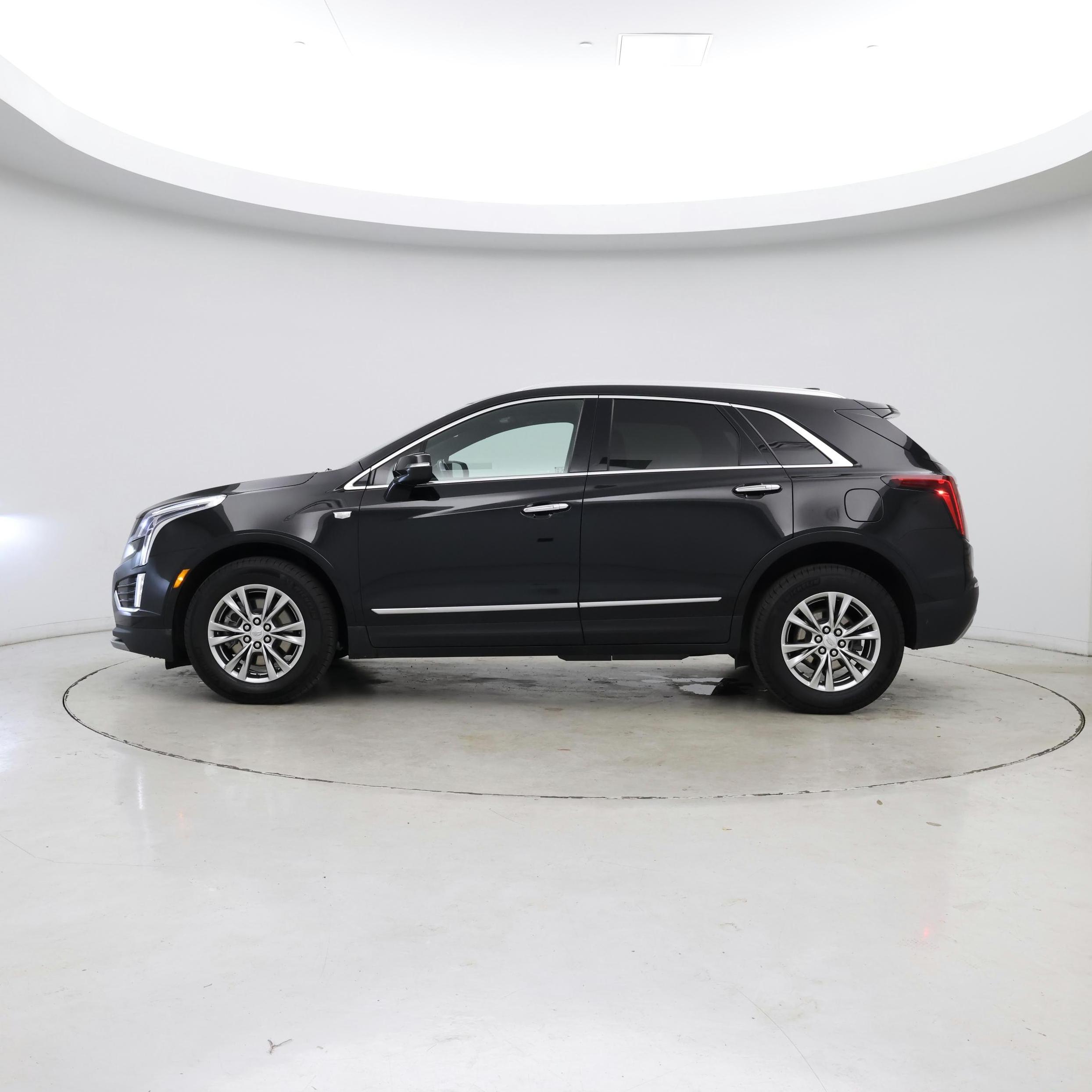 Thumbnail: 2022 Cadillac XT5 - 3