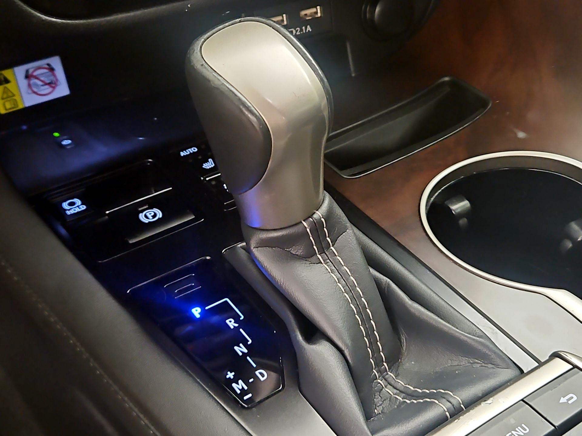 Thumbnail: 2021 Lexus RX - 17