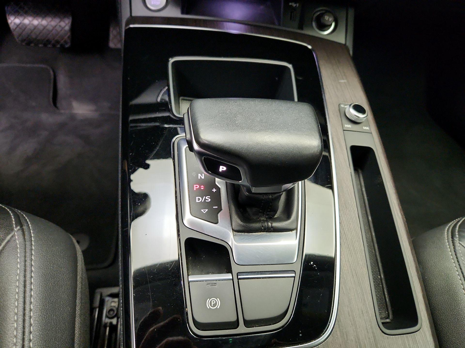 Thumbnail: 2023 Audi Q5 - 17
