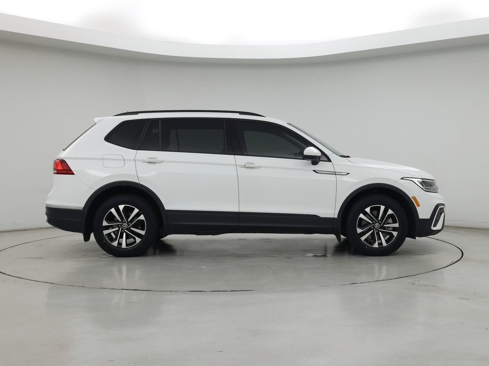 2024 Volkswagen Tiguan S - Photo 8