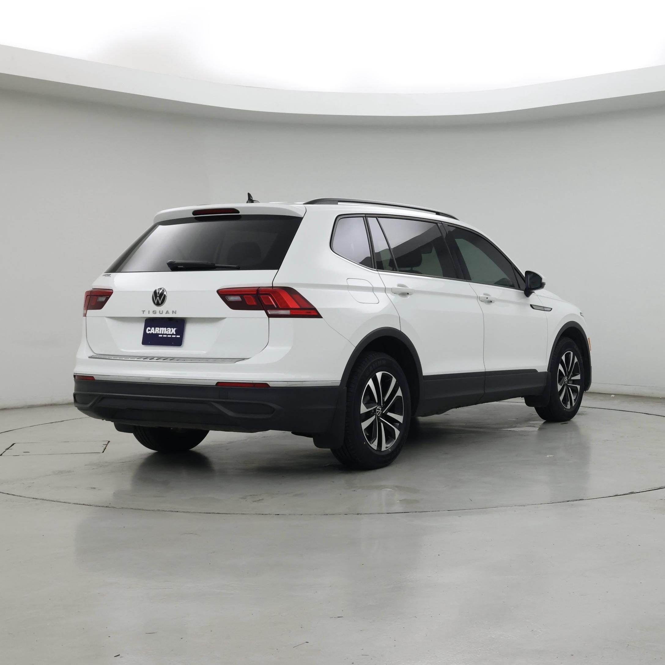 Thumbnail: 2024 Volkswagen Tiguan - 8