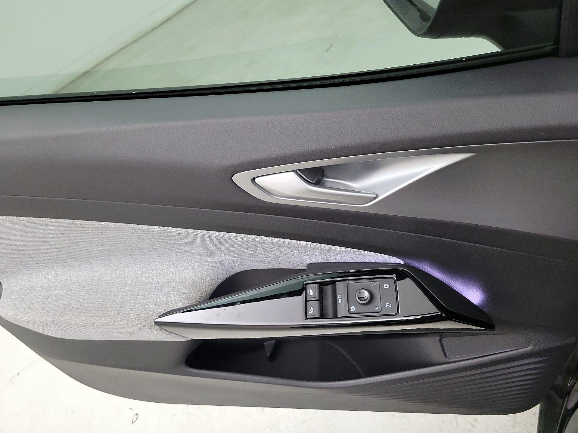 Thumbnail: 2025 Volkswagen ID.4 - 12