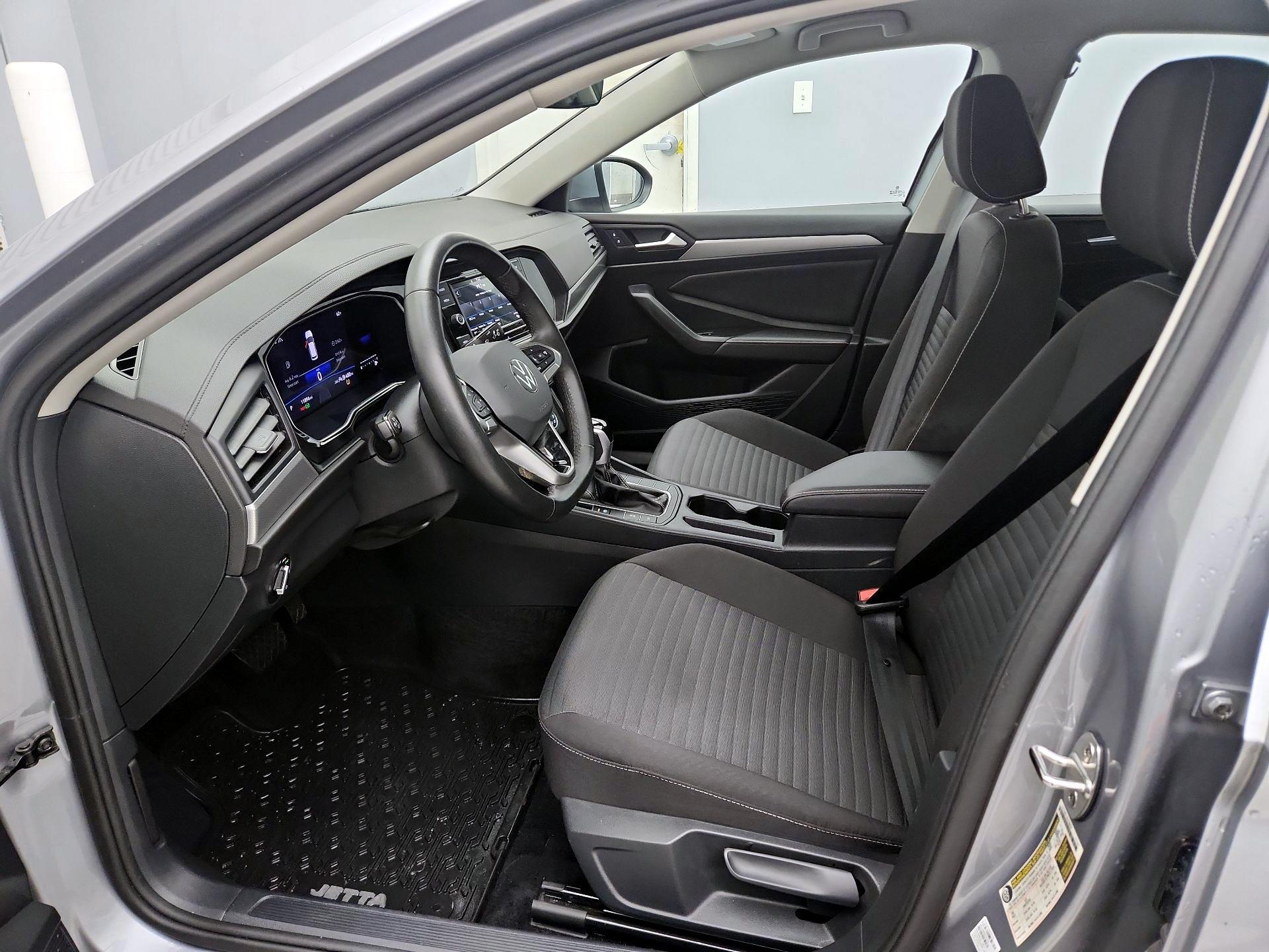 Thumbnail: 2024 Volkswagen Jetta - 11