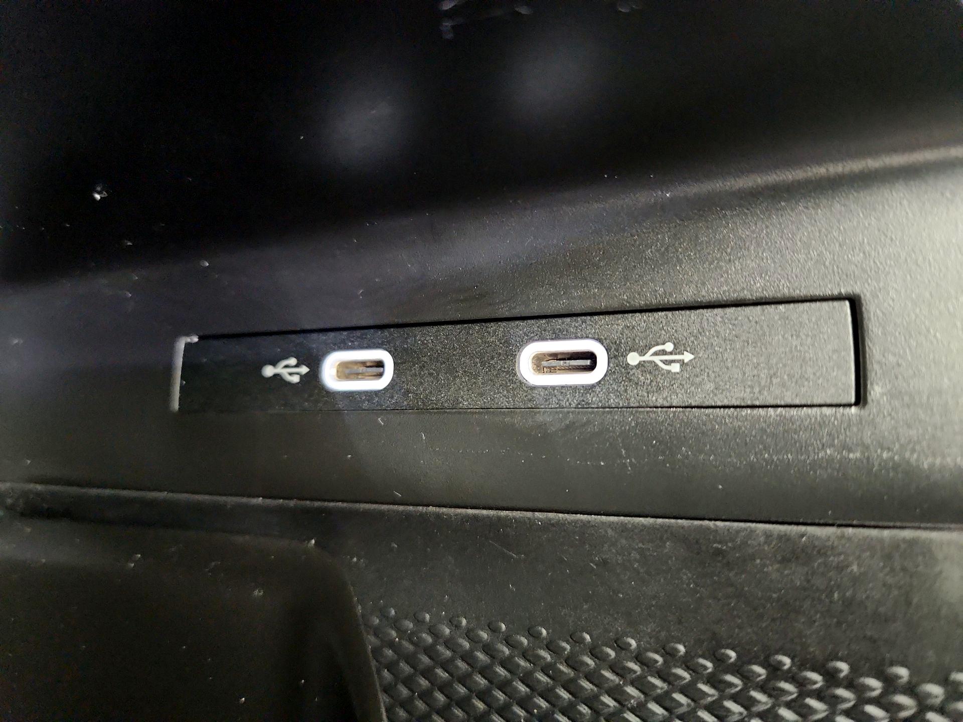 Thumbnail: 2023 Volkswagen ID.4 - 18