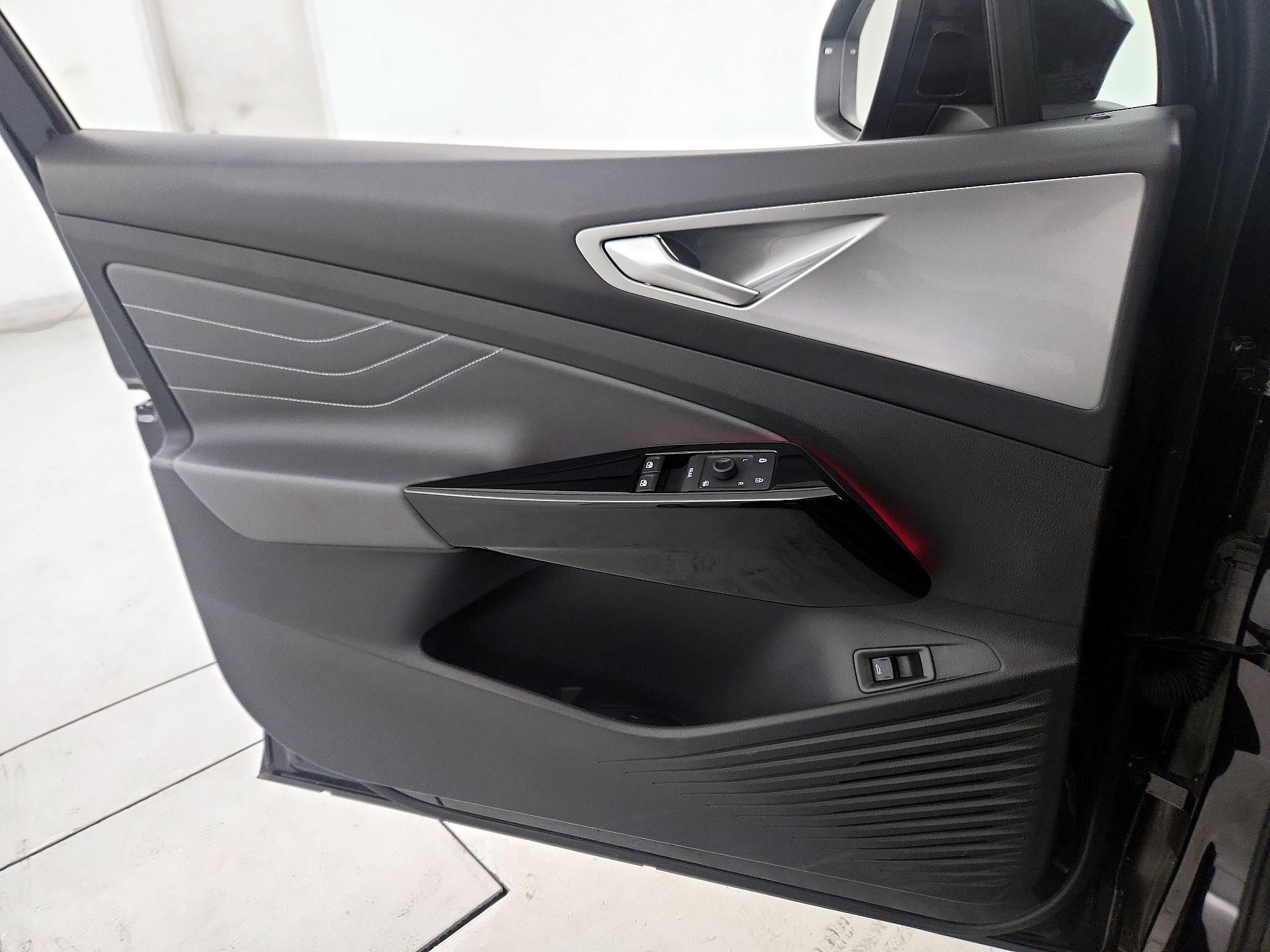 Thumbnail: 2023 Volkswagen ID.4 - 12