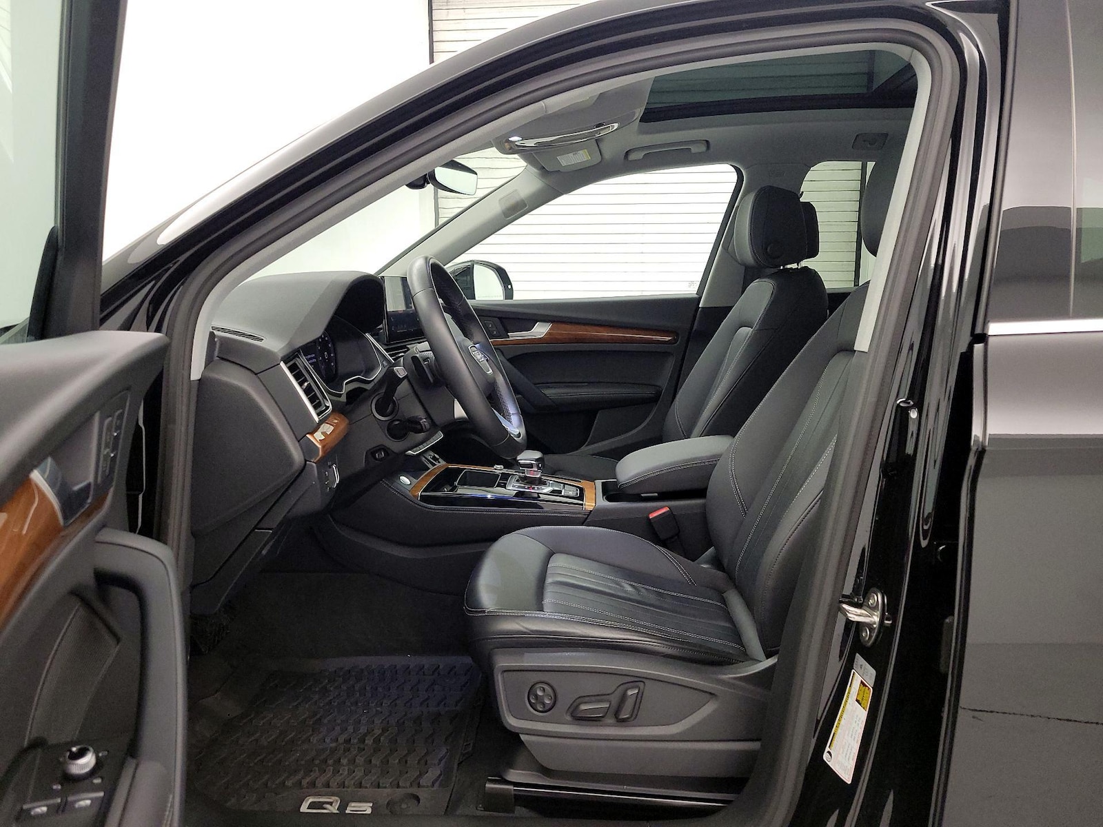 2023 Audi Q5 Premium Plus - Photo 12