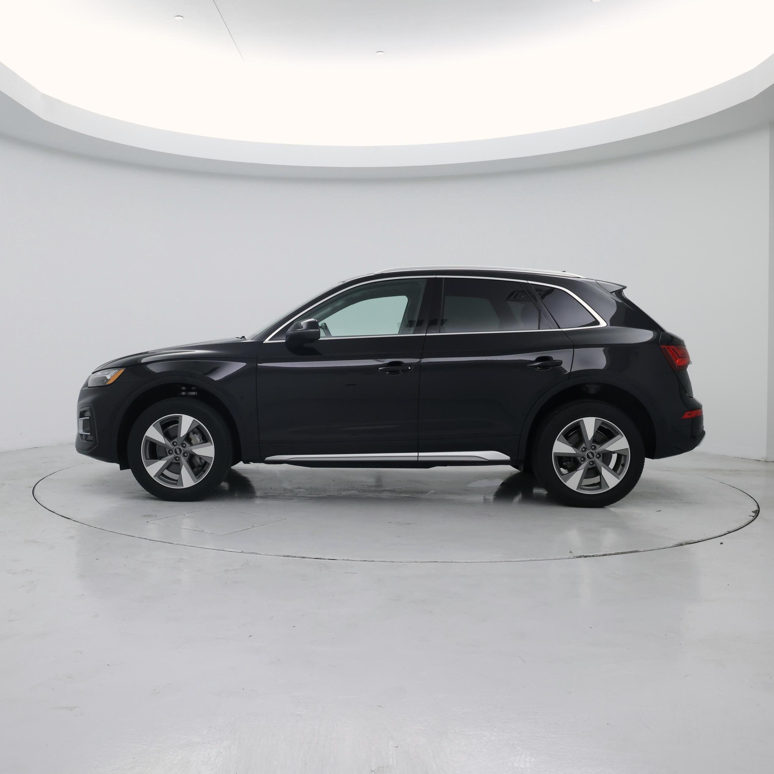 Thumbnail: 2023 Audi Q5 - 3