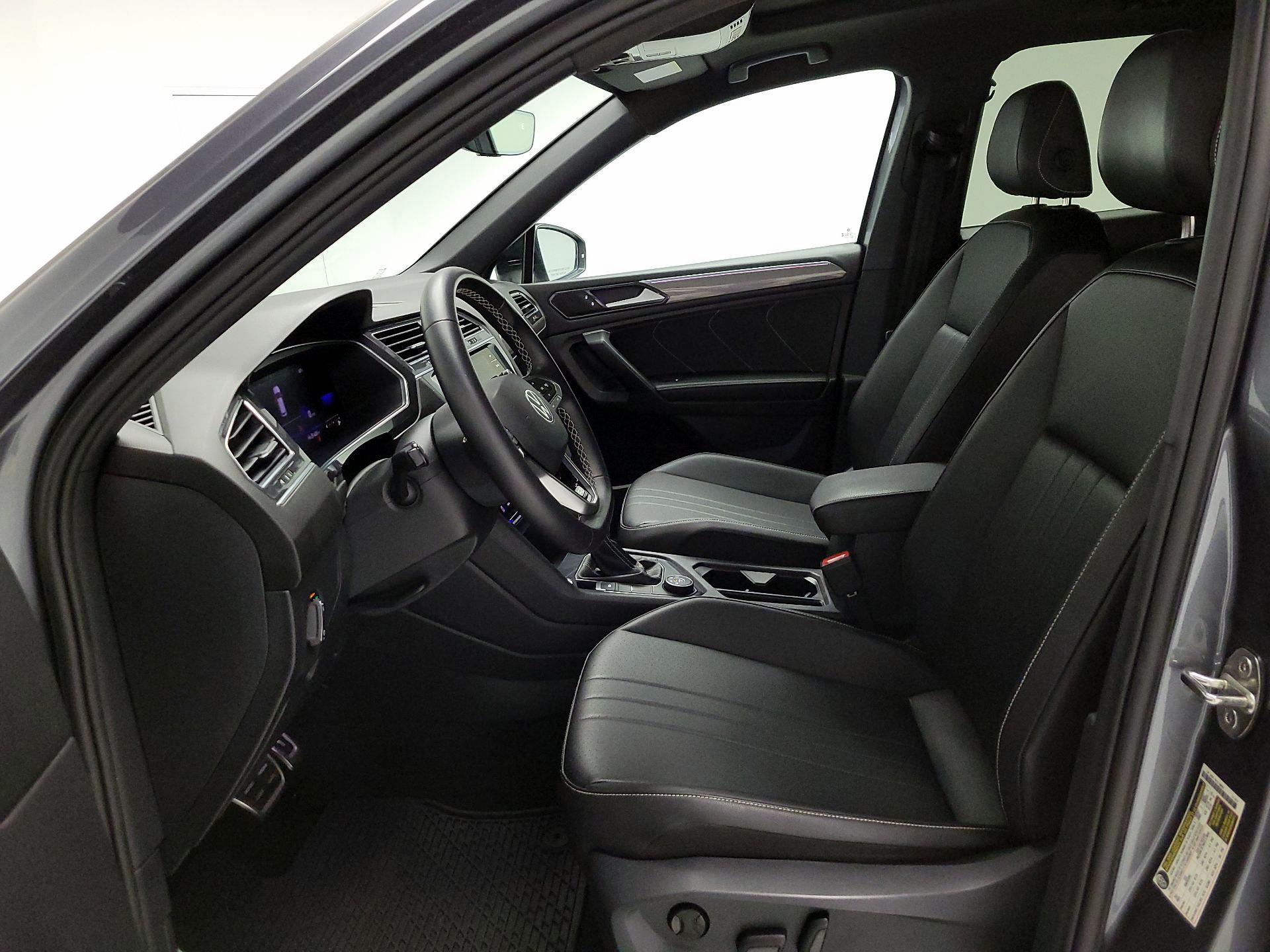 Thumbnail: 2023 Volkswagen Tiguan - 11