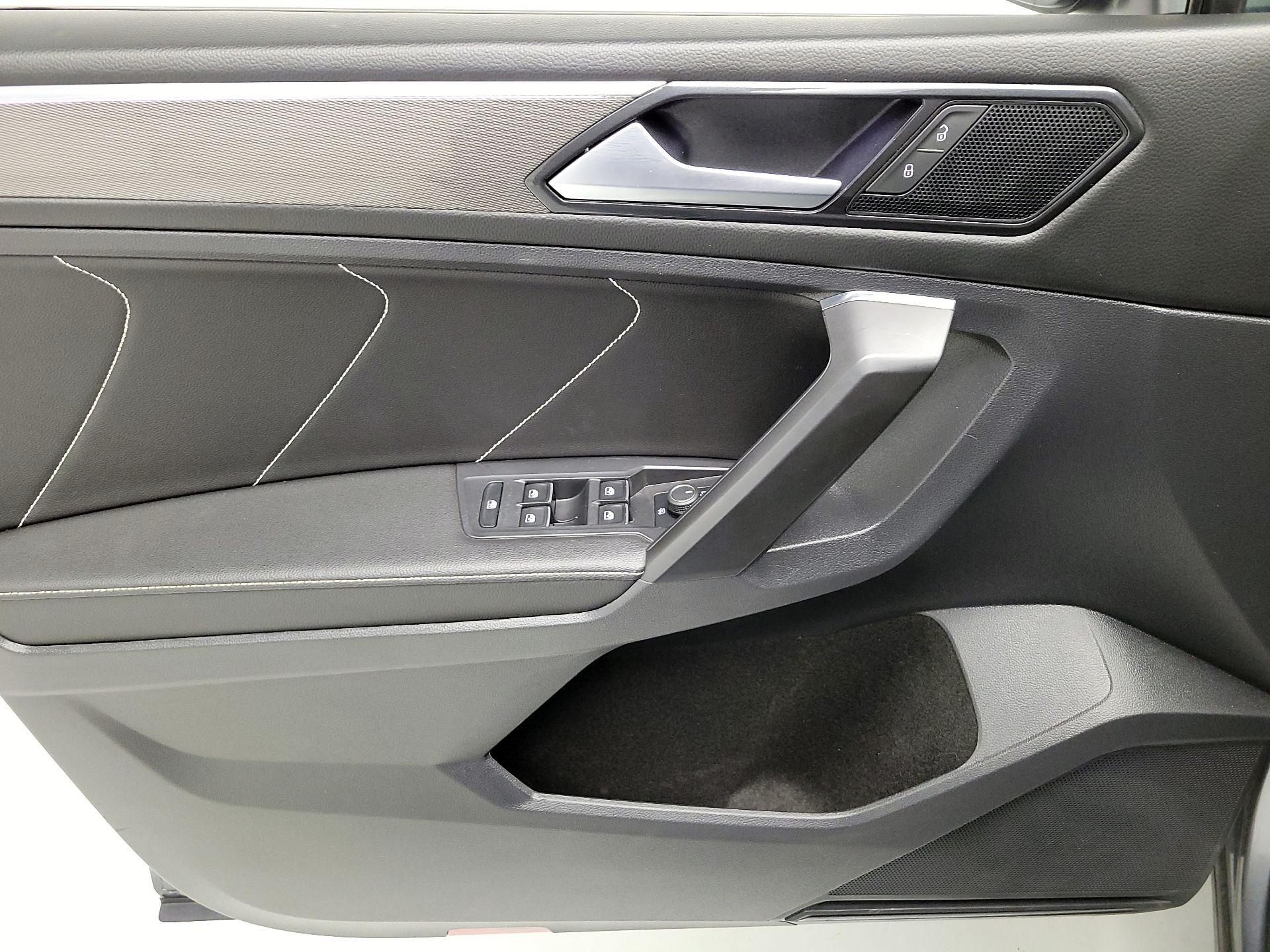 Thumbnail: 2023 Volkswagen Tiguan - 12