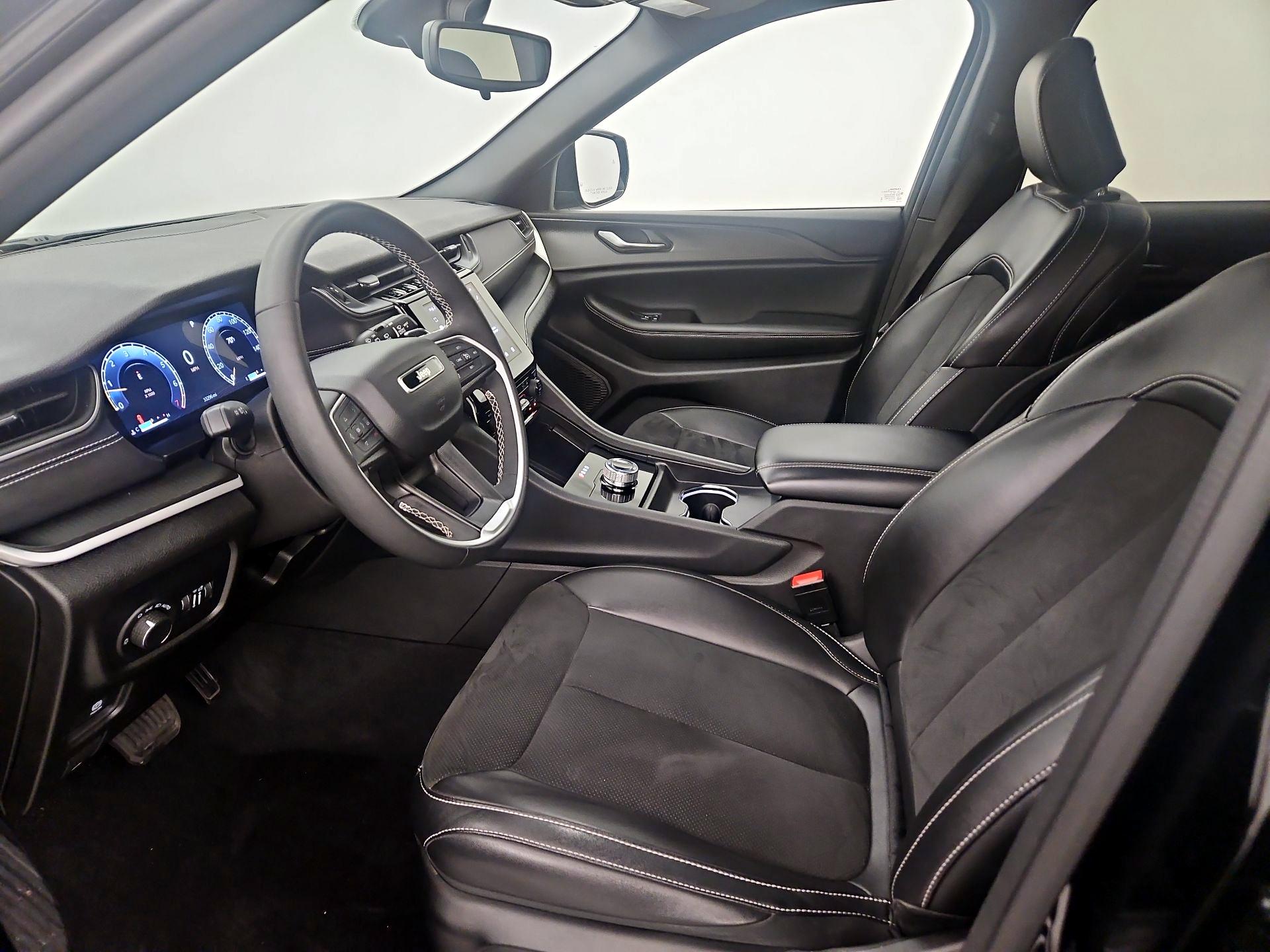 Thumbnail: 2023 Jeep Grand Cherokee - 11