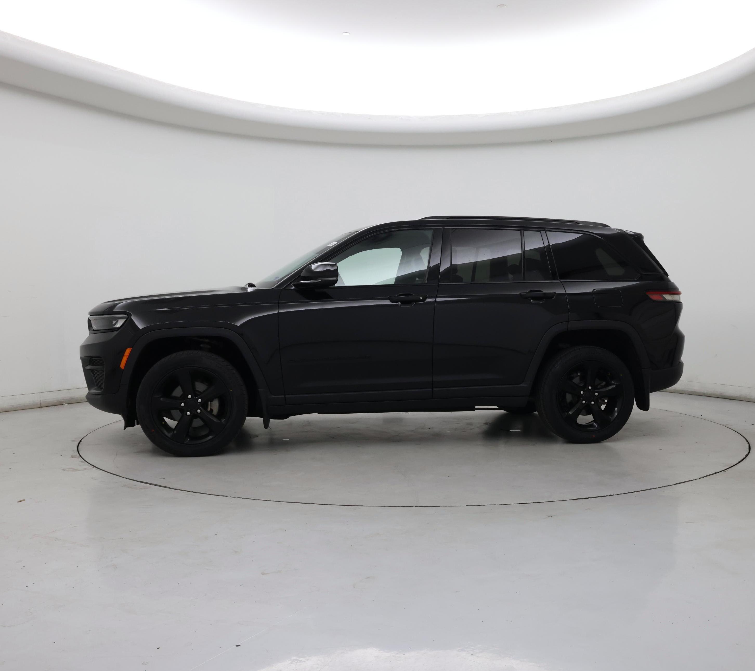 Thumbnail: 2023 Jeep Grand Cherokee - 3