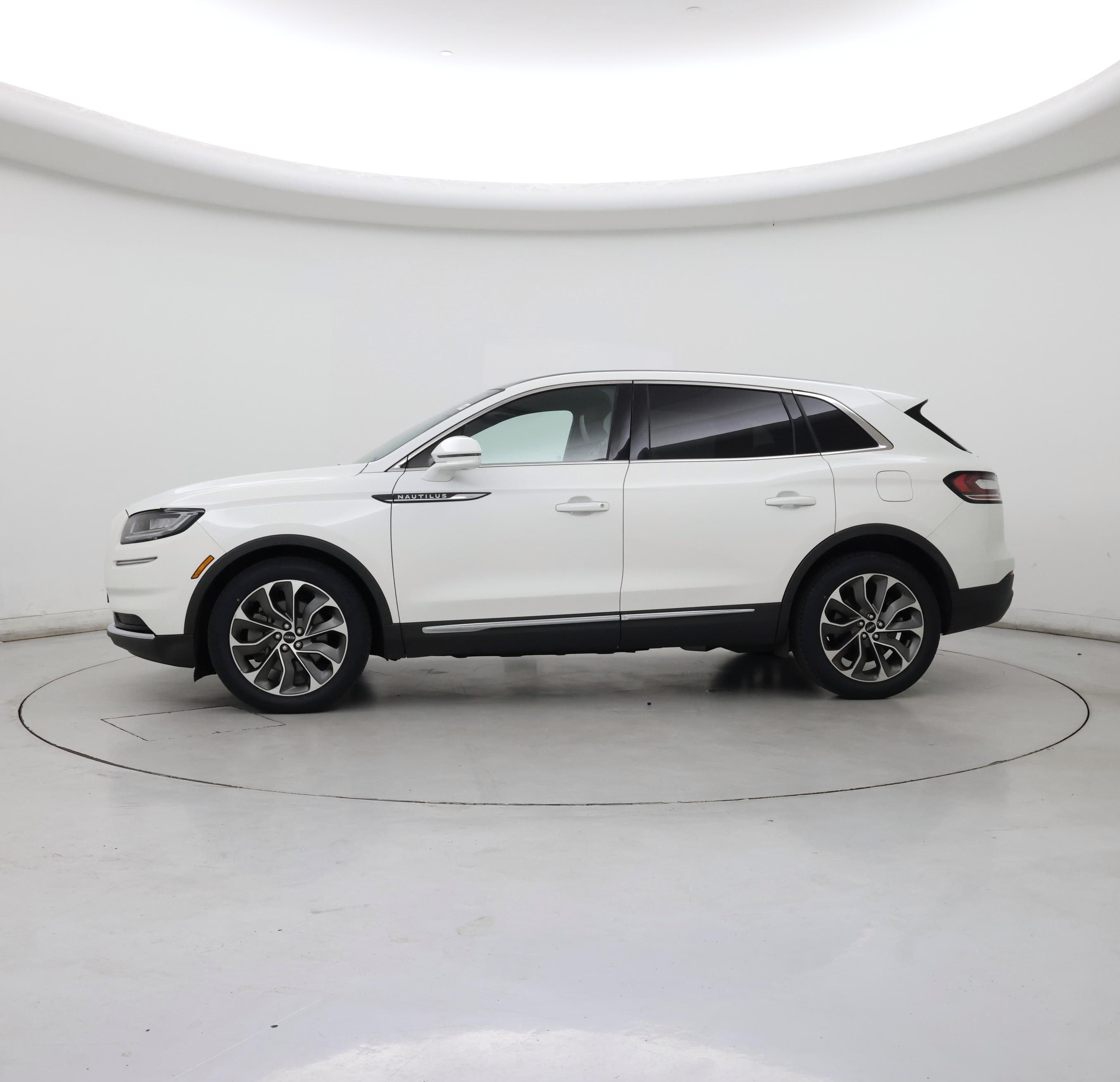 Thumbnail: 2022 Lincoln Nautilus - 3