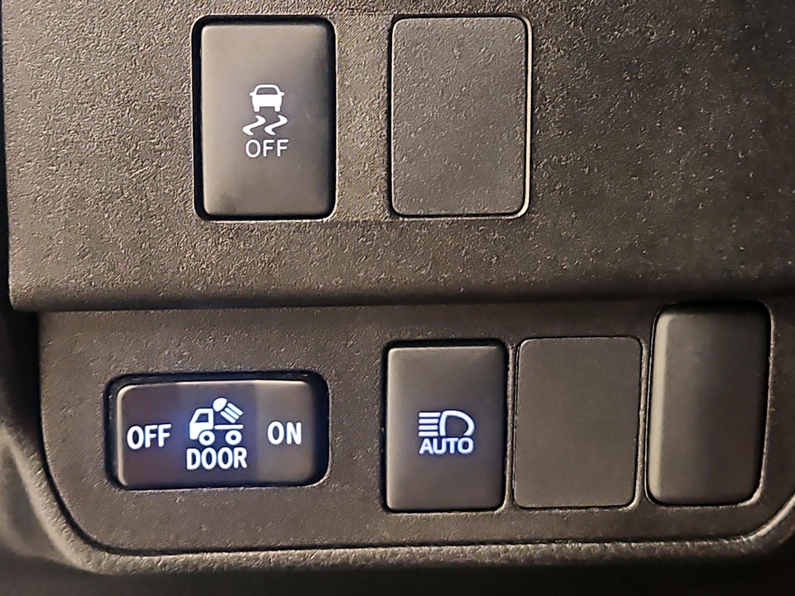 2020 Toyota Tacoma SR5 - Photo 14